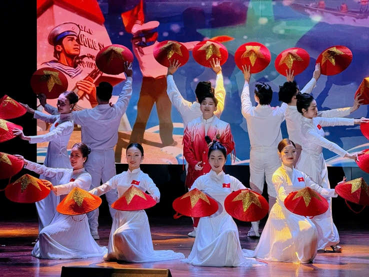 Nam Khánh khẳng định vị thế tài năng trẻ Việt Nam tại đấu trường âm nhạc quốc tế.