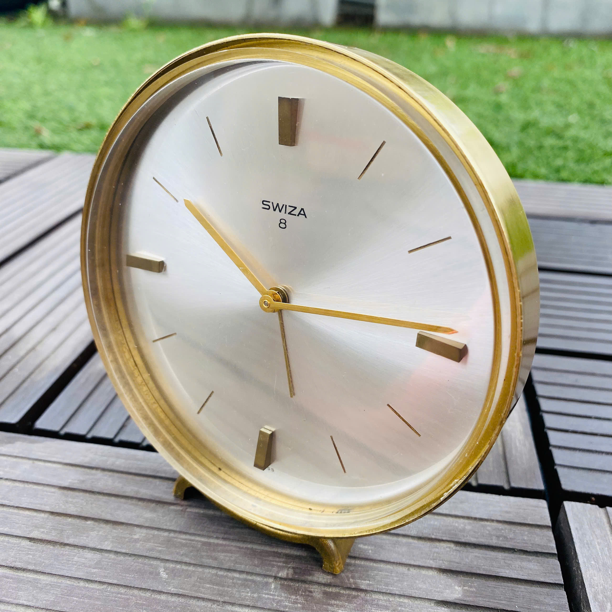 Đồng hồ báo thức Swiza Thụy Sĩ cót tuần
