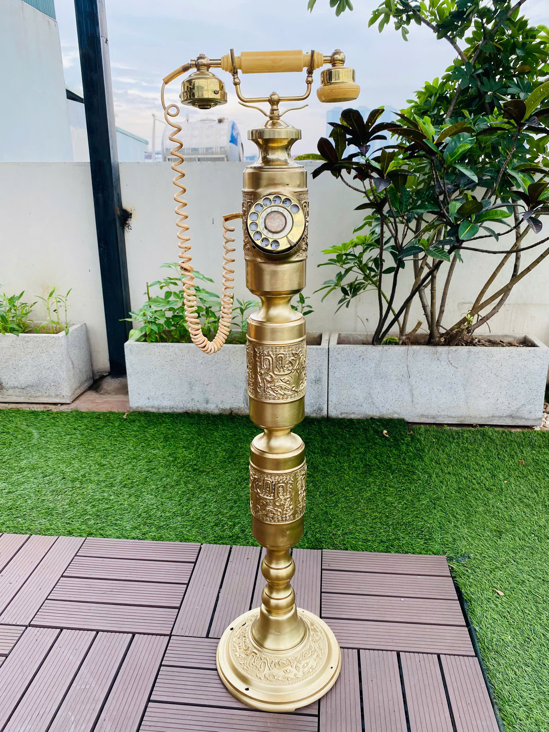 Điện thoại đứng Châu Âu xưa