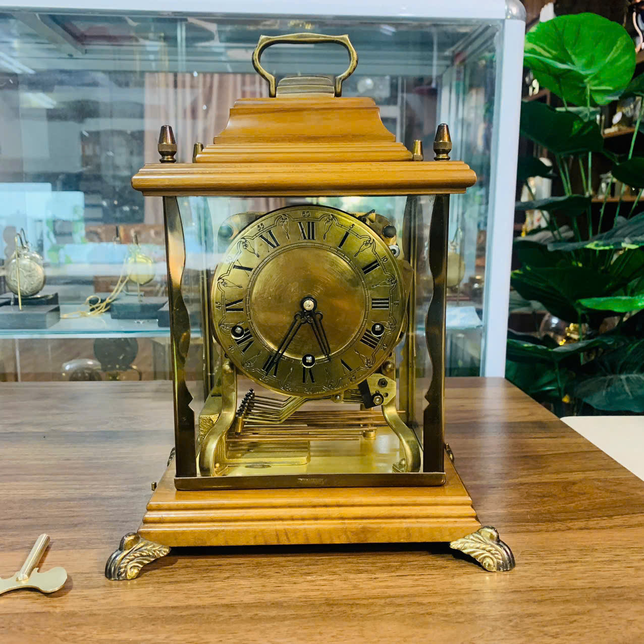Đồng hồ để bàn Schatz 8 gông 8 búa vỏ gỗ vintage