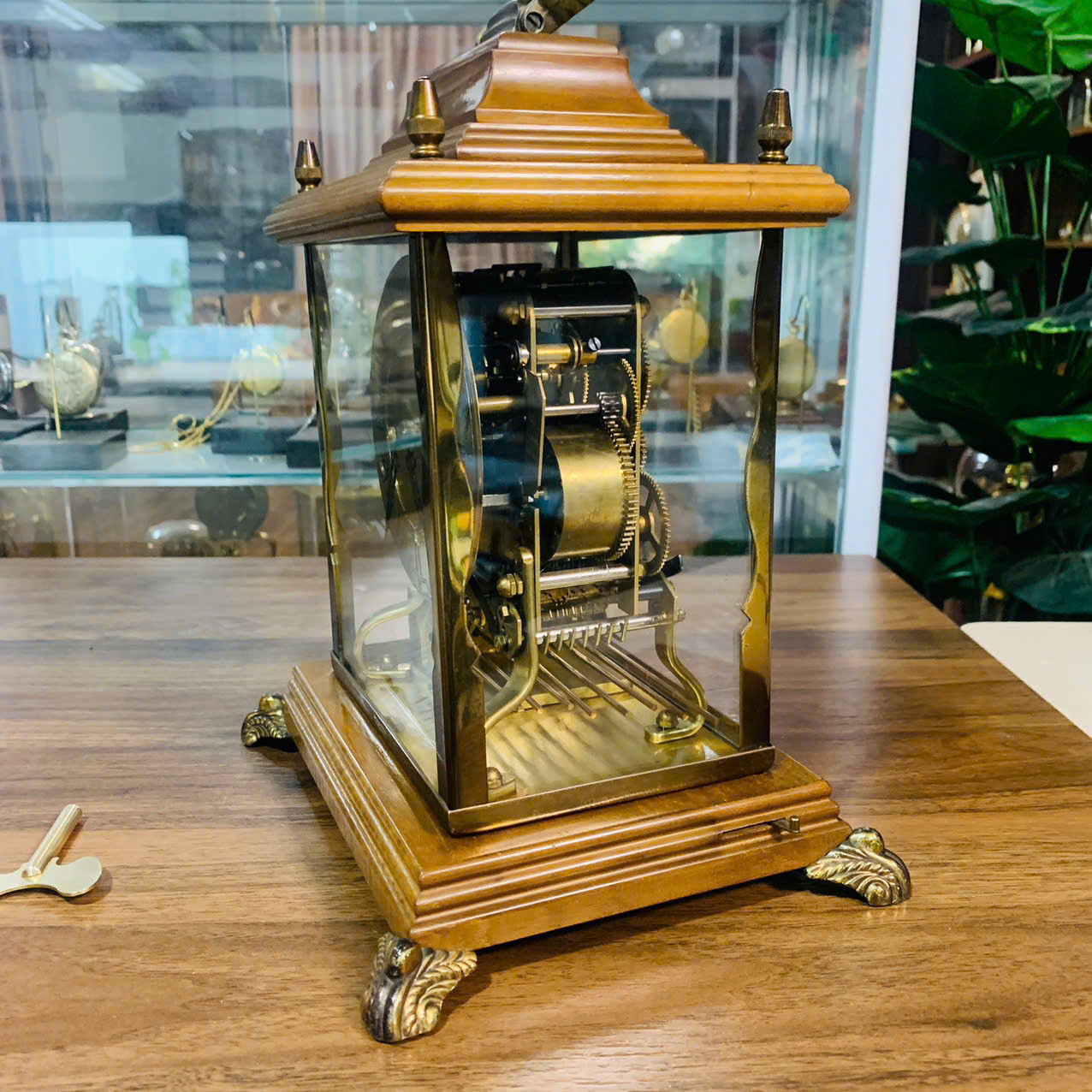 Đồng hồ để bàn Schatz 8 gông 8 búa vỏ gỗ vintage