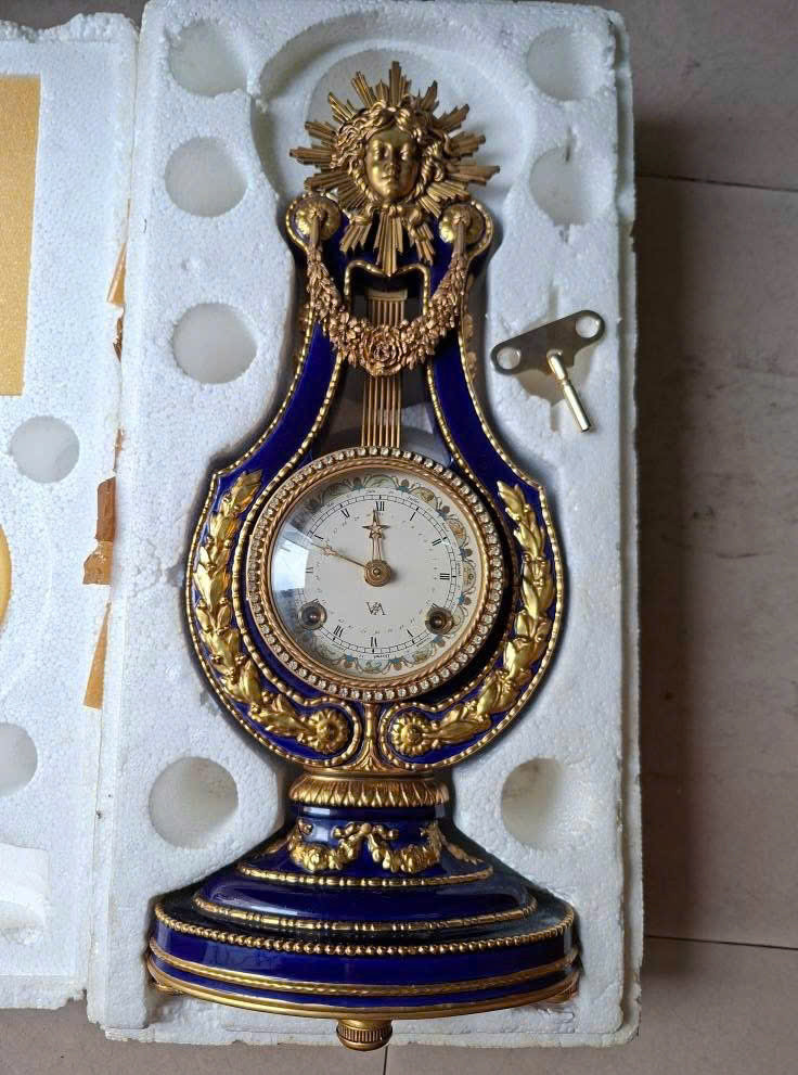 Đồng hồ Lia (Lyre) V&A Marie Antoinette Clock.