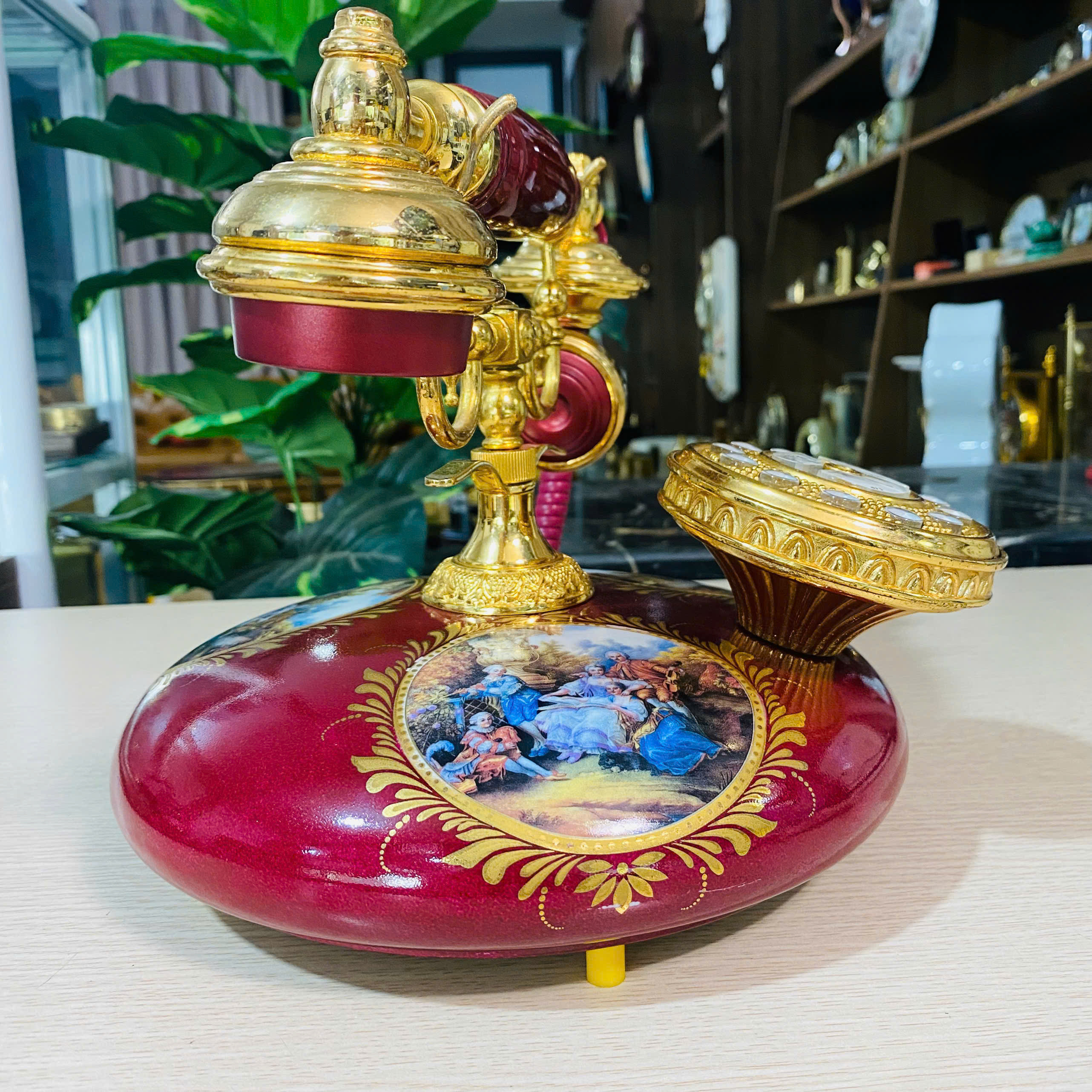 Điện thoại để bàn tân cổ điển bằng sứ