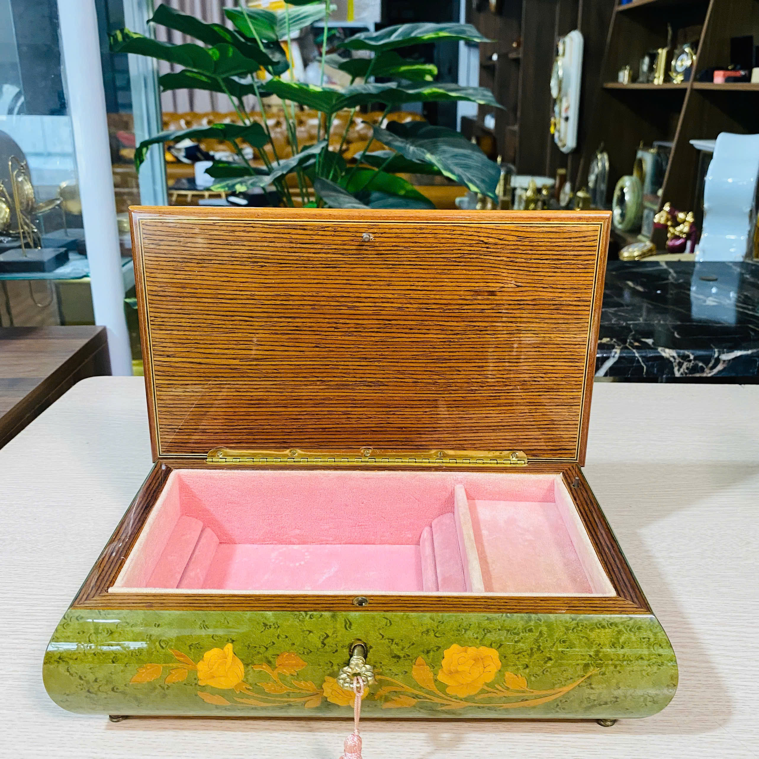 Hộp nhạc đựng đồ trang sức gỗ Italy.