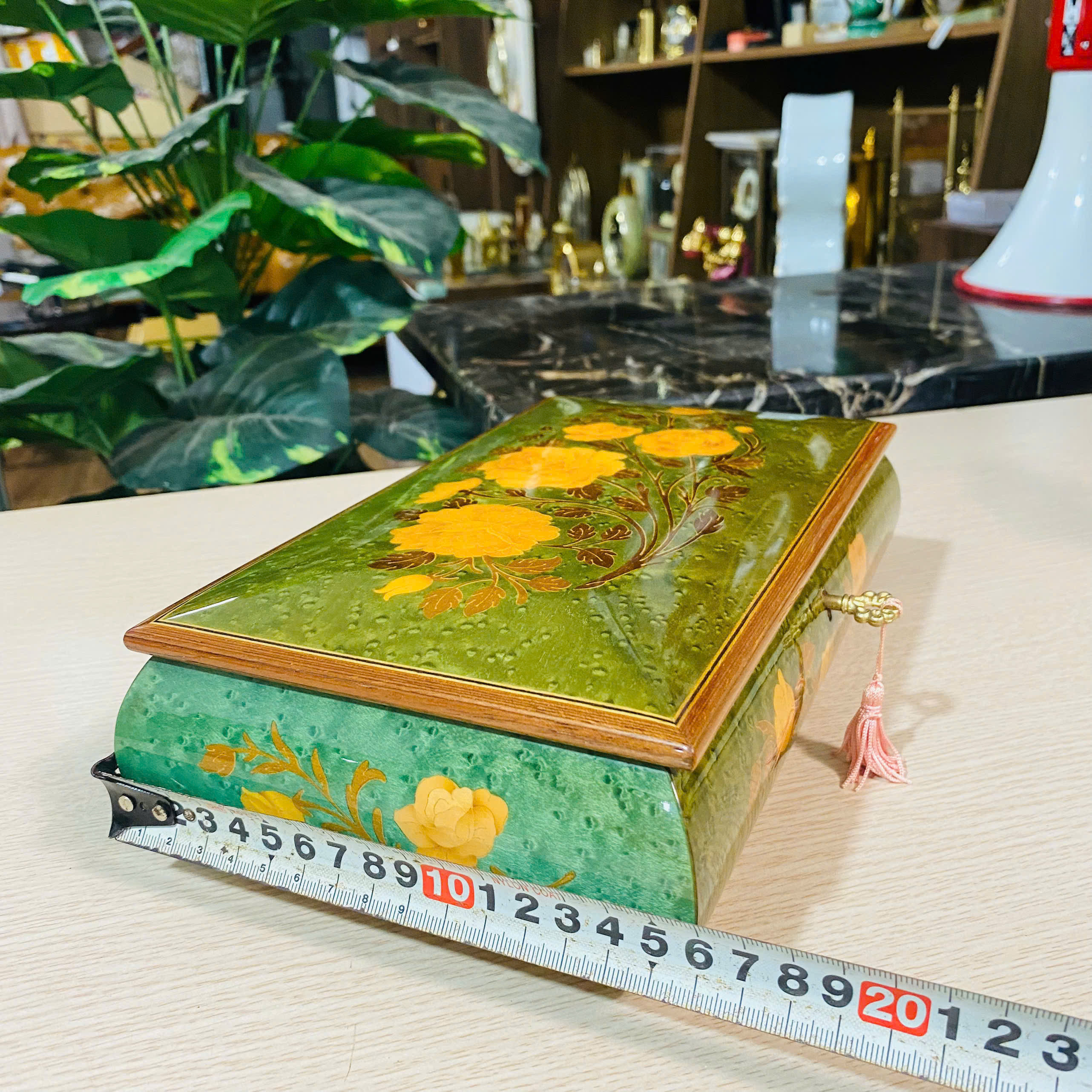 Hộp nhạc đựng đồ trang sức gỗ Italy.