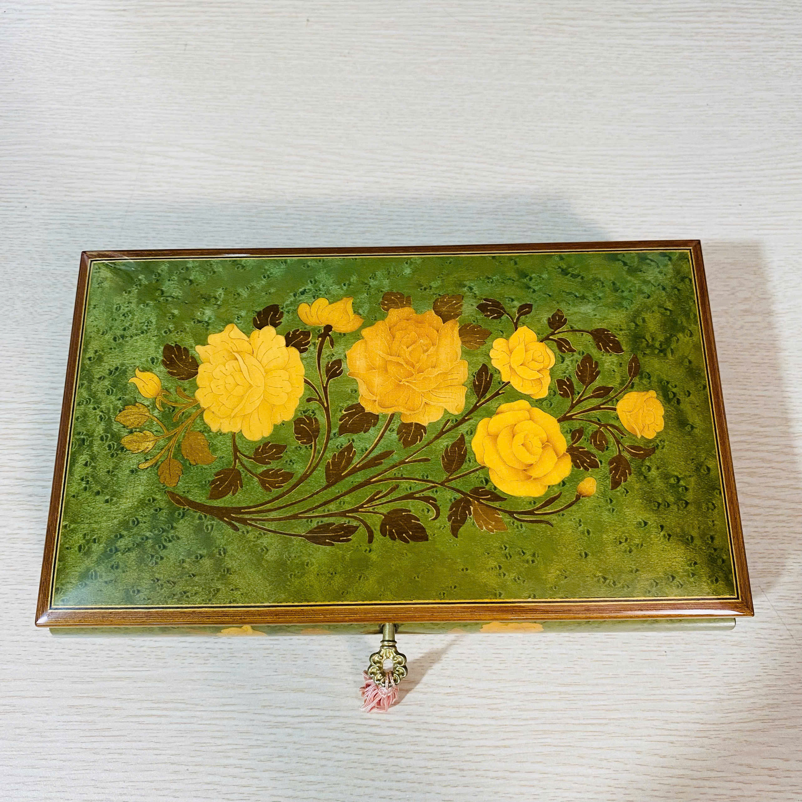 Hộp nhạc đựng đồ trang sức gỗ Italy.