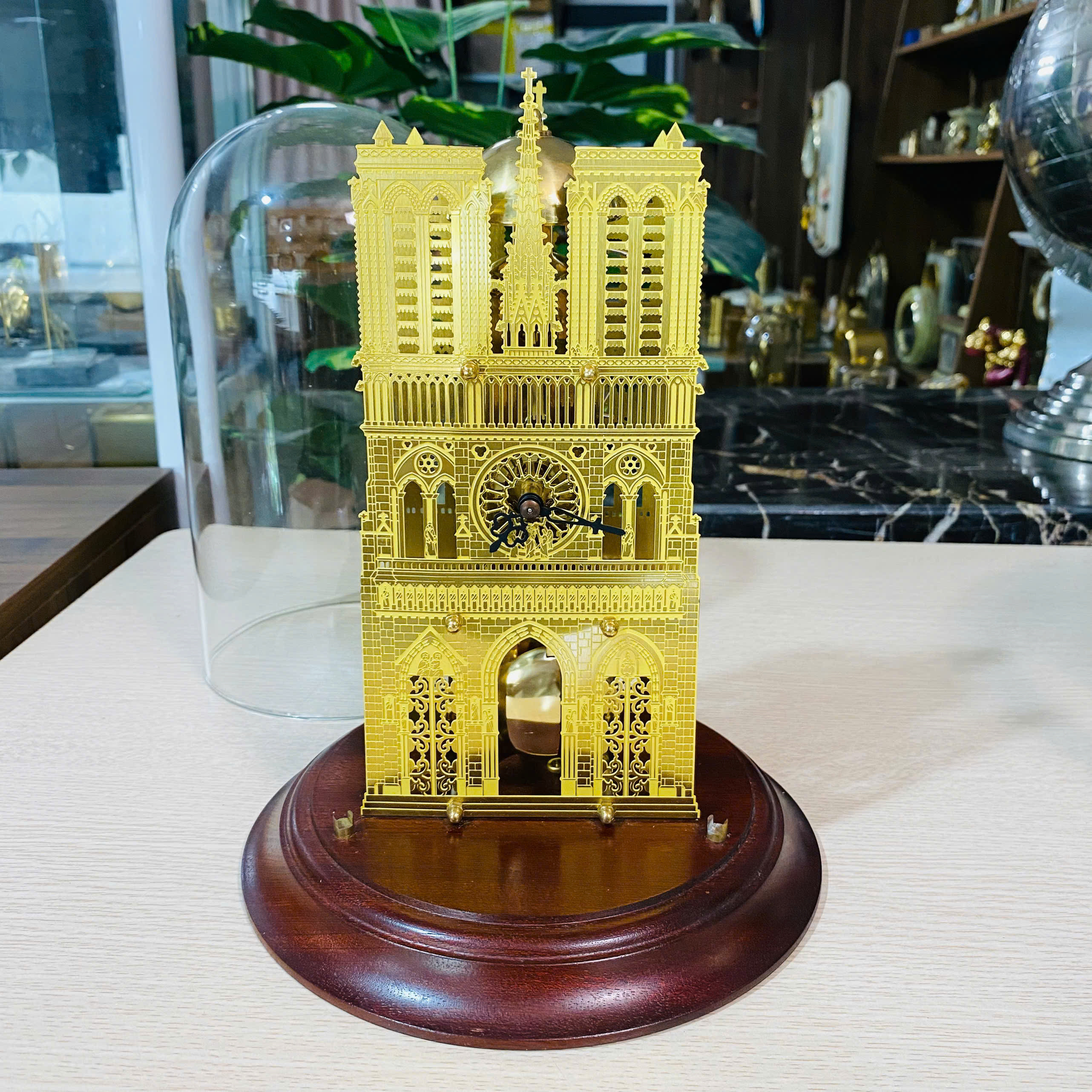 Đồng hồ úp ly nhà thờ Đức Bà Paris, kèm thùng
