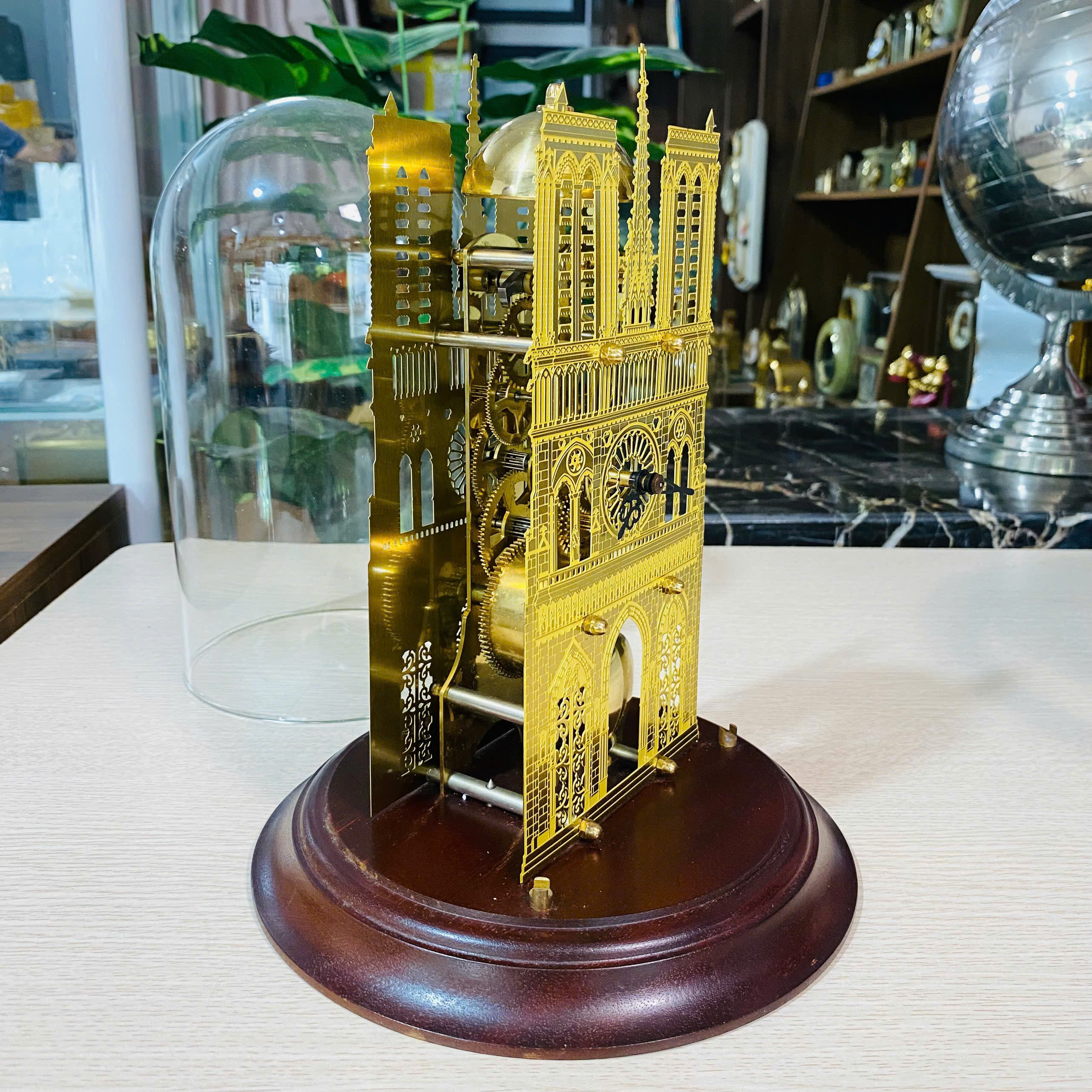 Đồng hồ úp ly nhà thờ Đức Bà Paris, kèm thùng