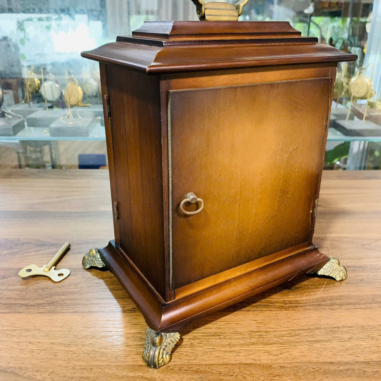 Đồng hồ để bàn Schatz 8 gông 8 búa vỏ gỗ vintage