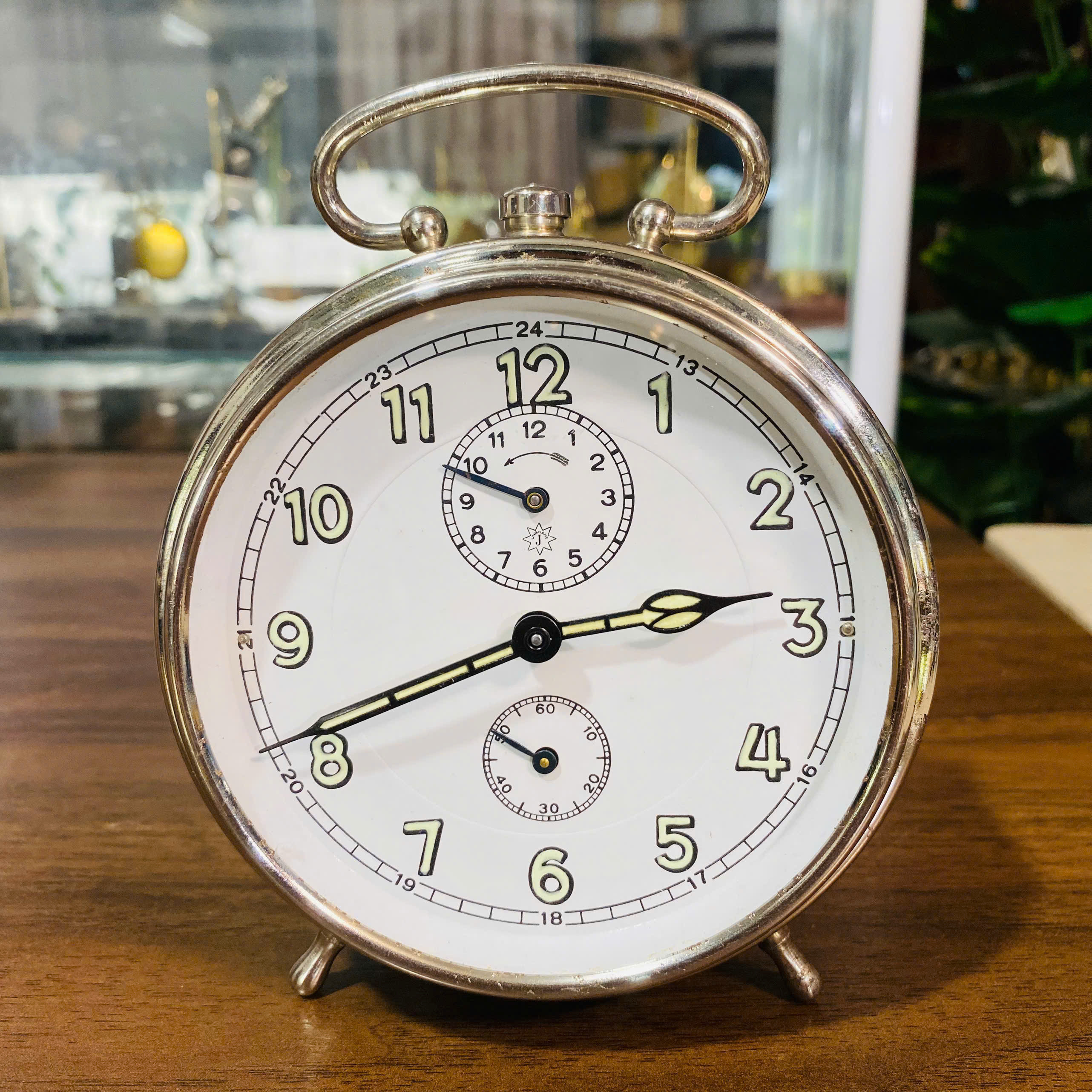 Đồng hồ báo thức Junghans cót ngày
