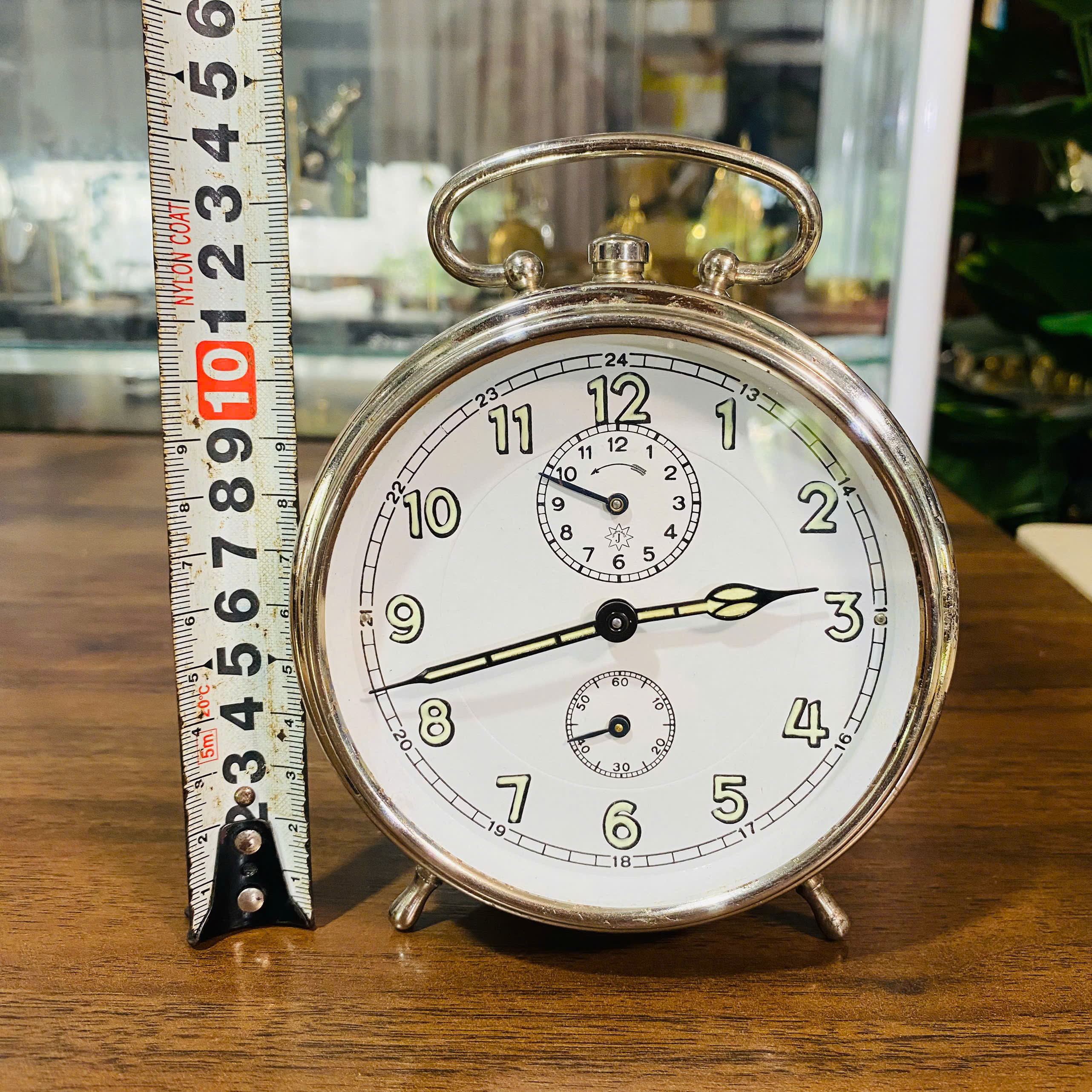 Đồng hồ báo thức Junghans cót ngày