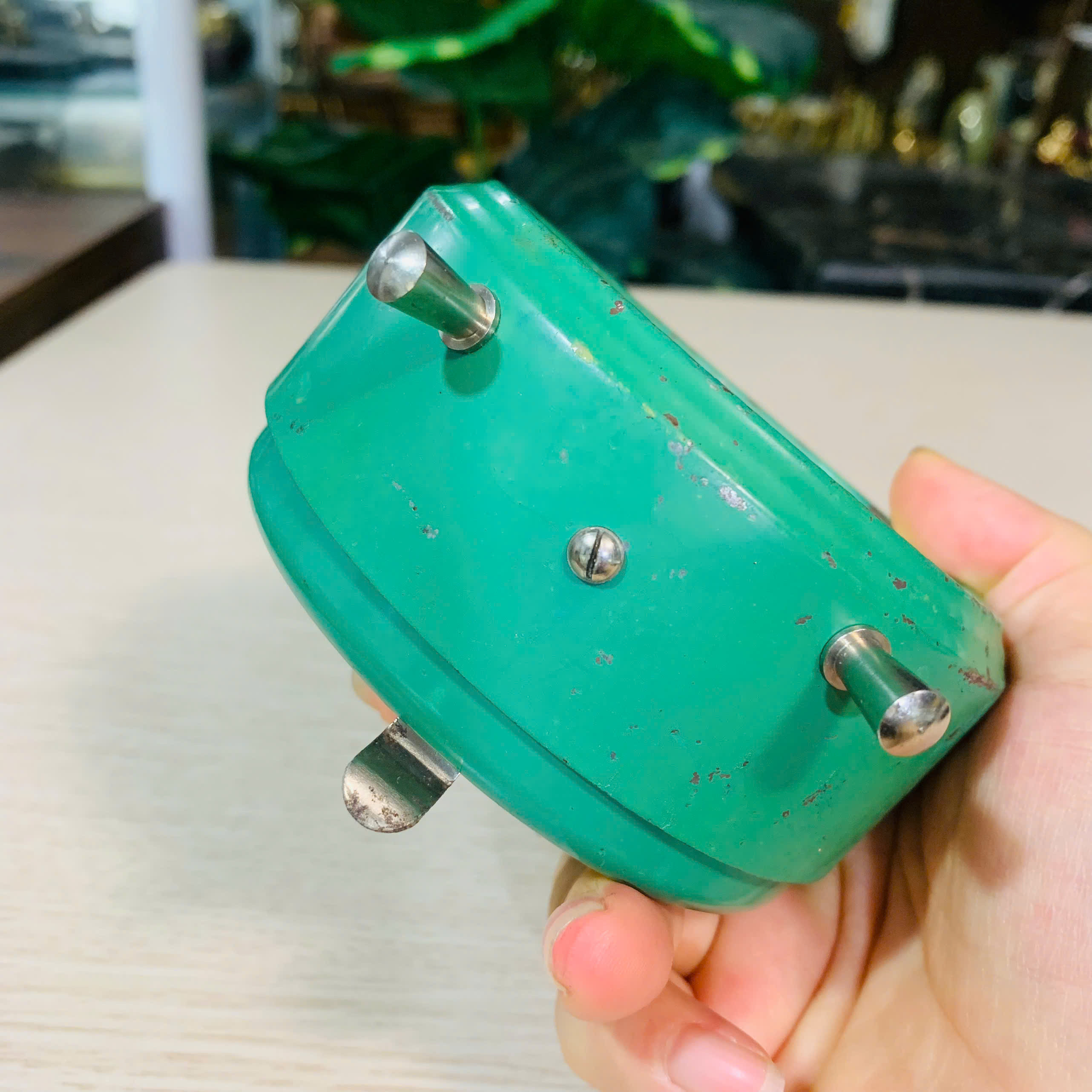 Đồng hồ báo thức Swiza cót ngày