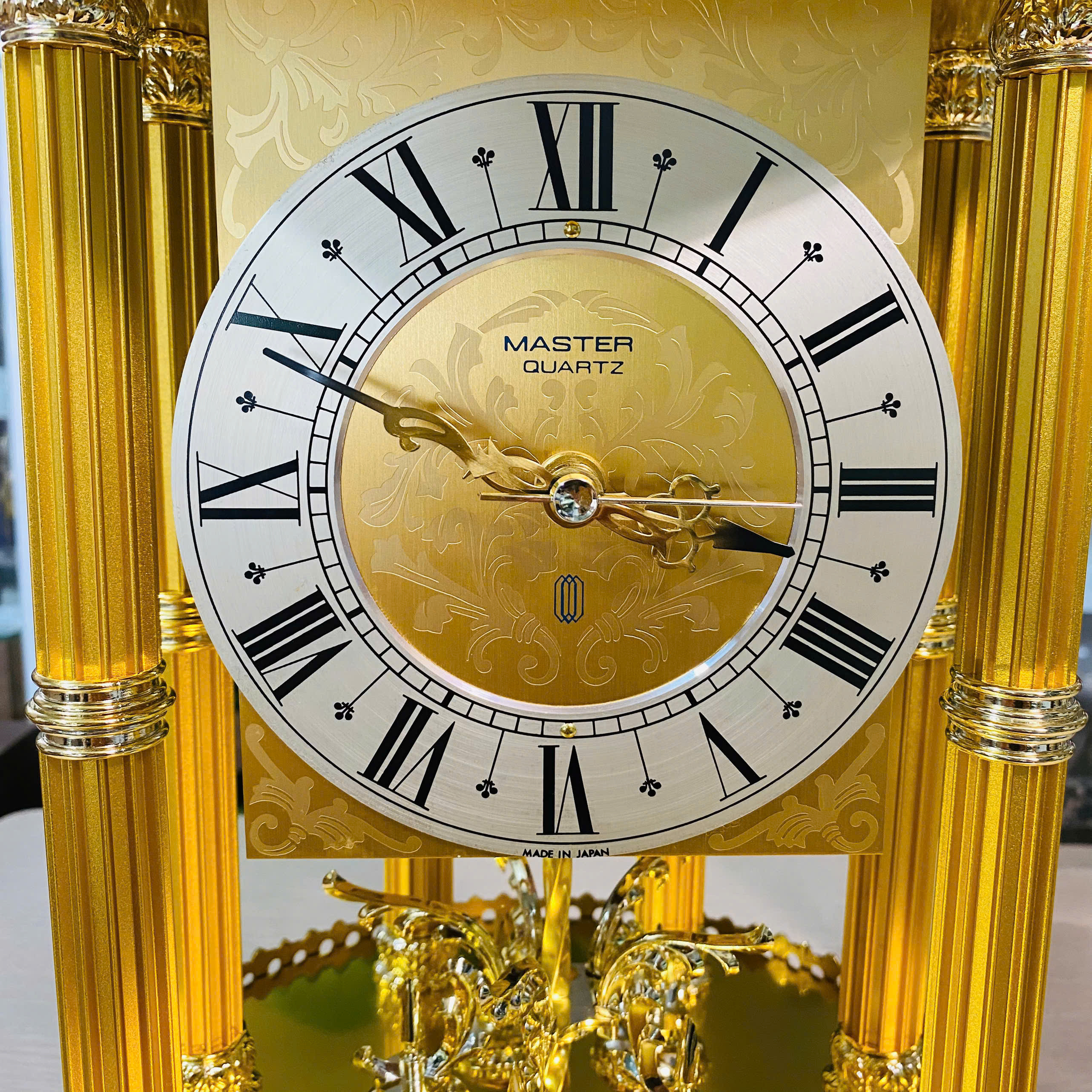 Đồng hồ úp ly Master Quartz phiên bản giới hạn