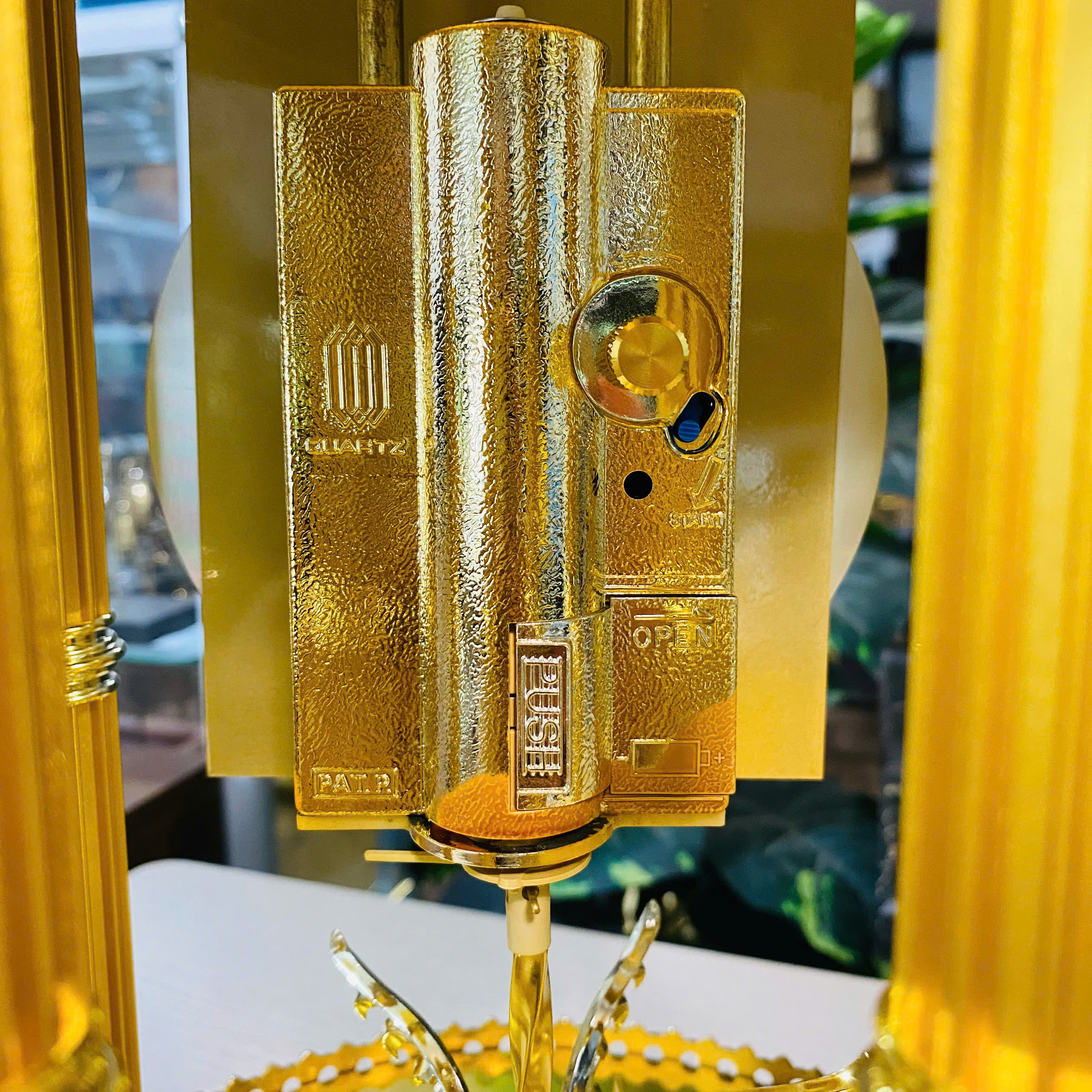 Đồng hồ úp ly Master Quartz phiên bản giới hạn