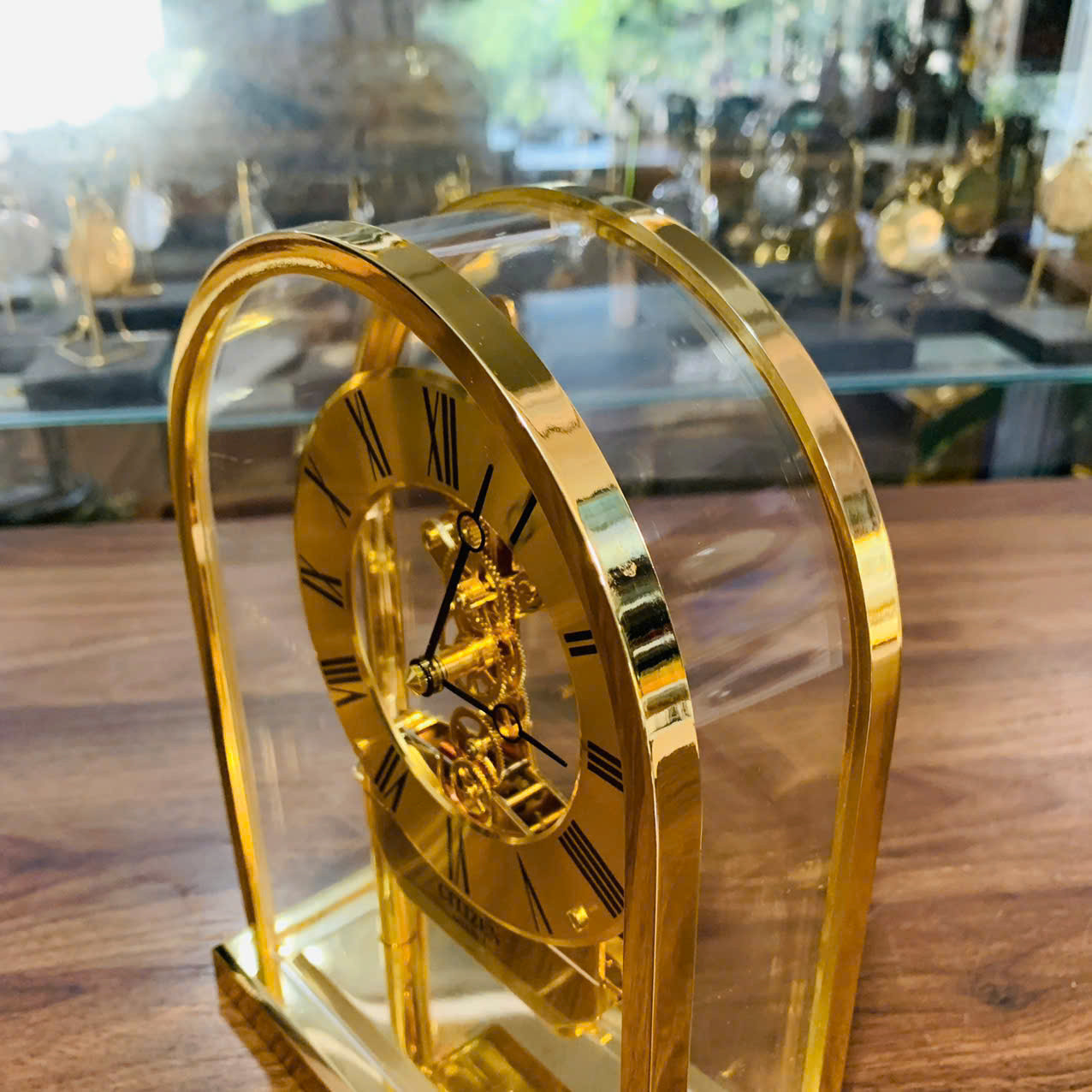 Đồng hồ để bàn Citizen quartz, lộ máy độc đáo