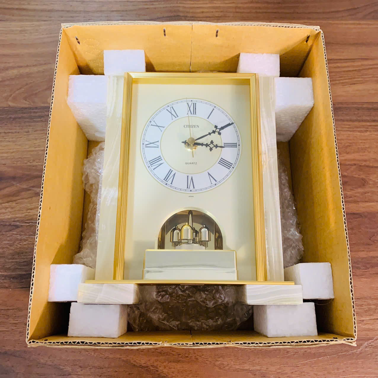 Đồng hồ để bàn Citizen đá ngọc Onyx , new full box