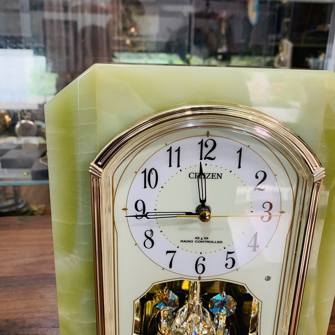 Đồng hồ để bàn Citizen đá ngọc Onyx tự nhiên