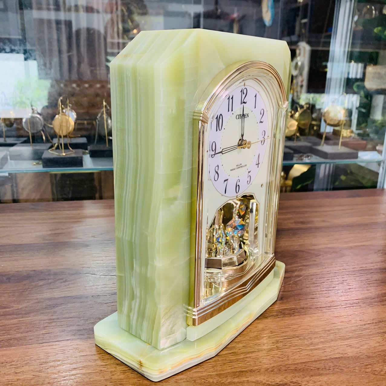 Đồng hồ để bàn Citizen đá ngọc Onyx tự nhiên