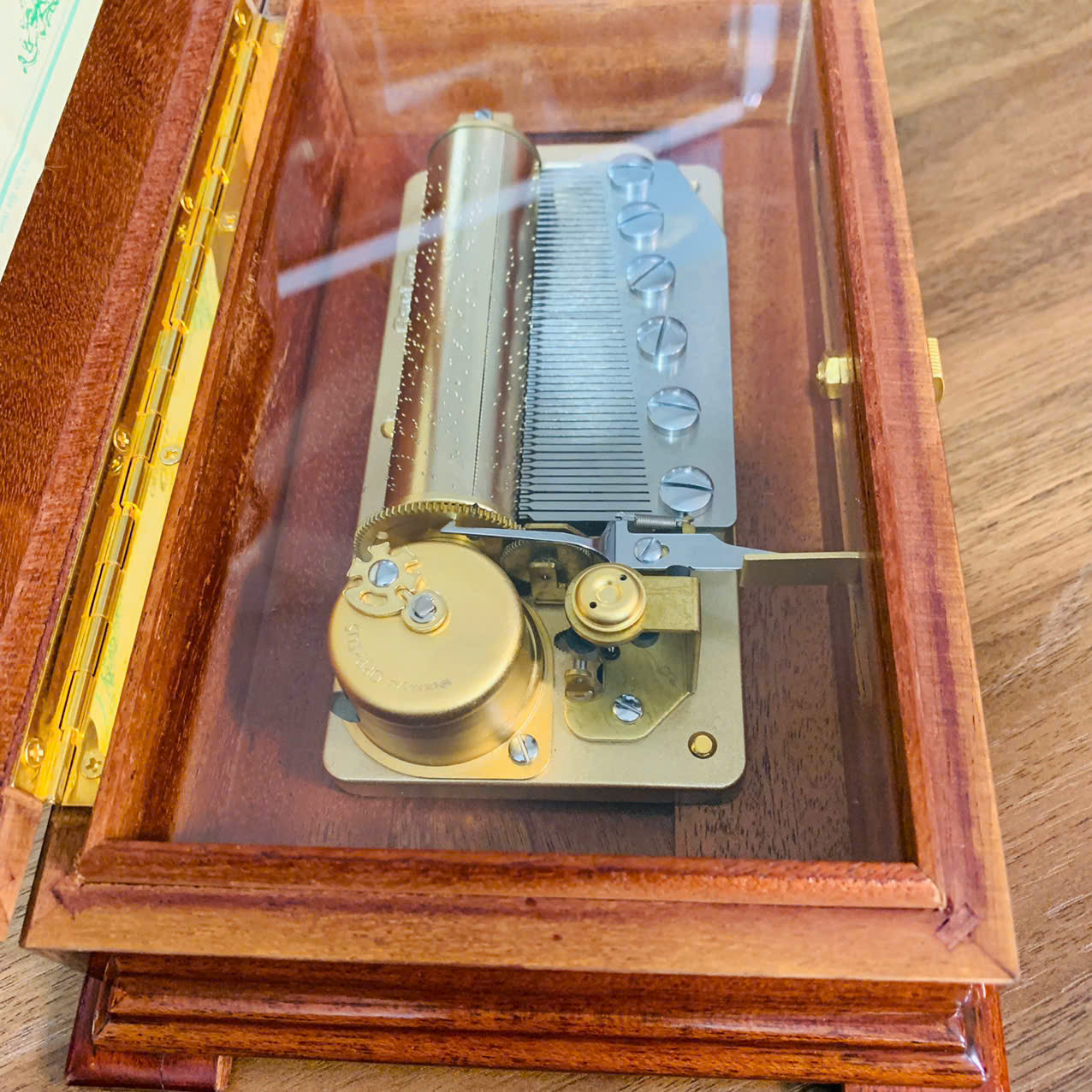 Hộp nhạc Sankyo Orpheus 50 nốt, chơi 2 bản nhạc.