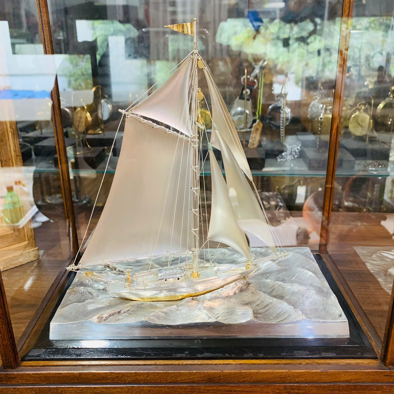 Thuyền bạc Silver 970, kèm hộp kính