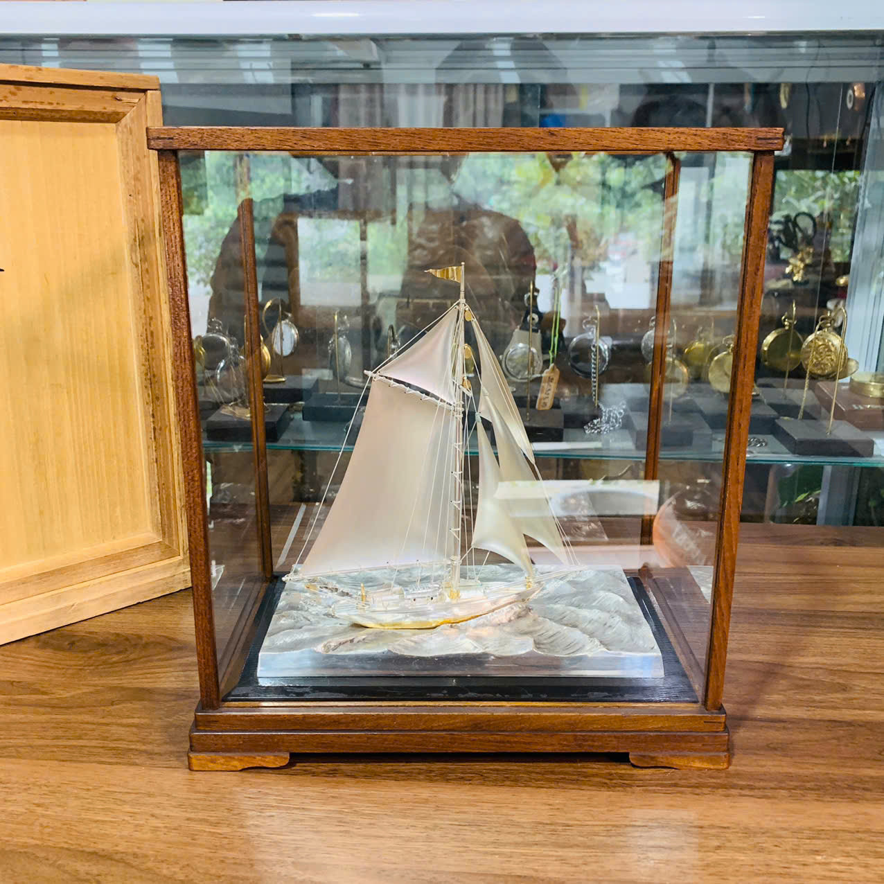 Thuyền bạc Silver 970, kèm hộp kính