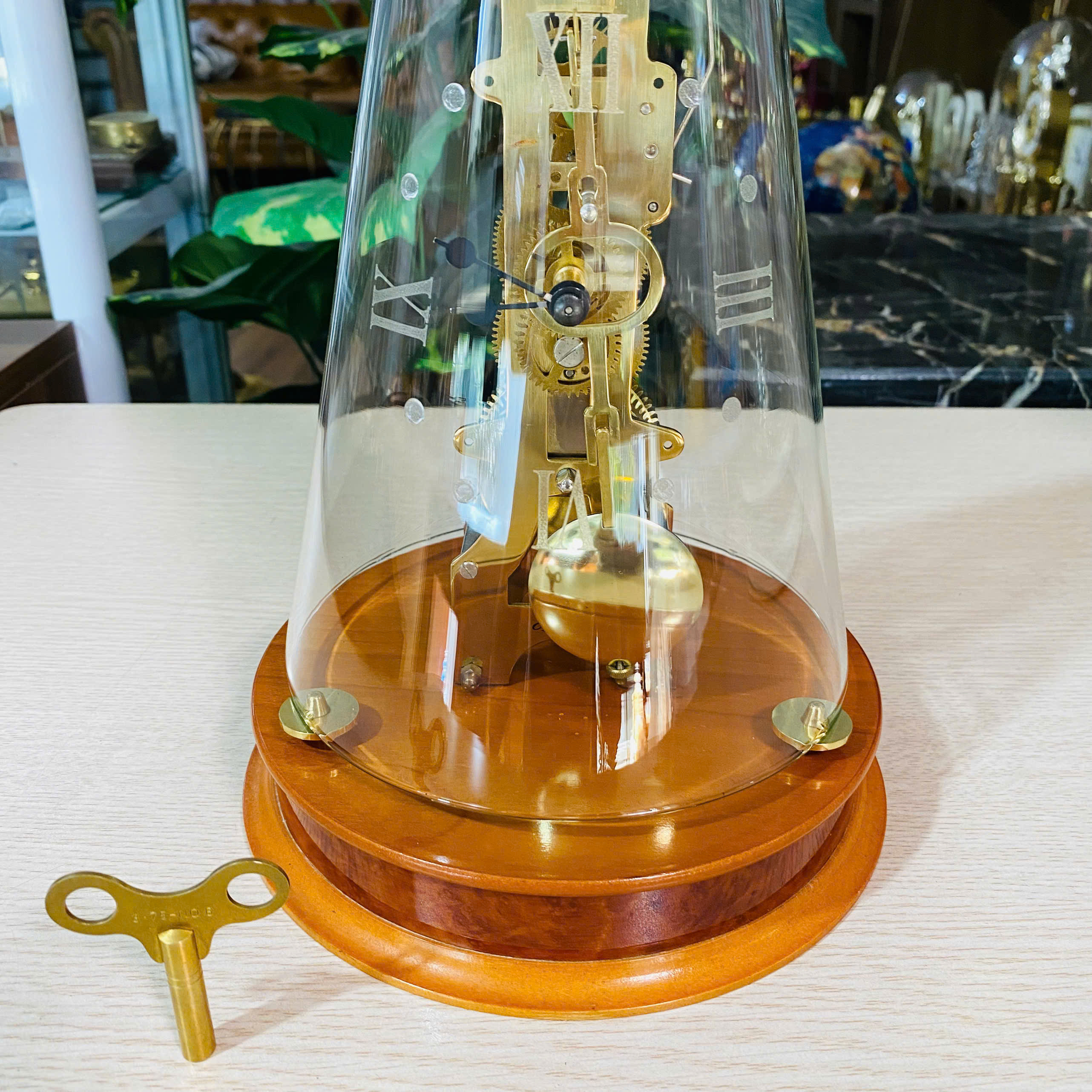 Đồng hồ úp ly chóp nón Franz Hermle tuyển đẹp