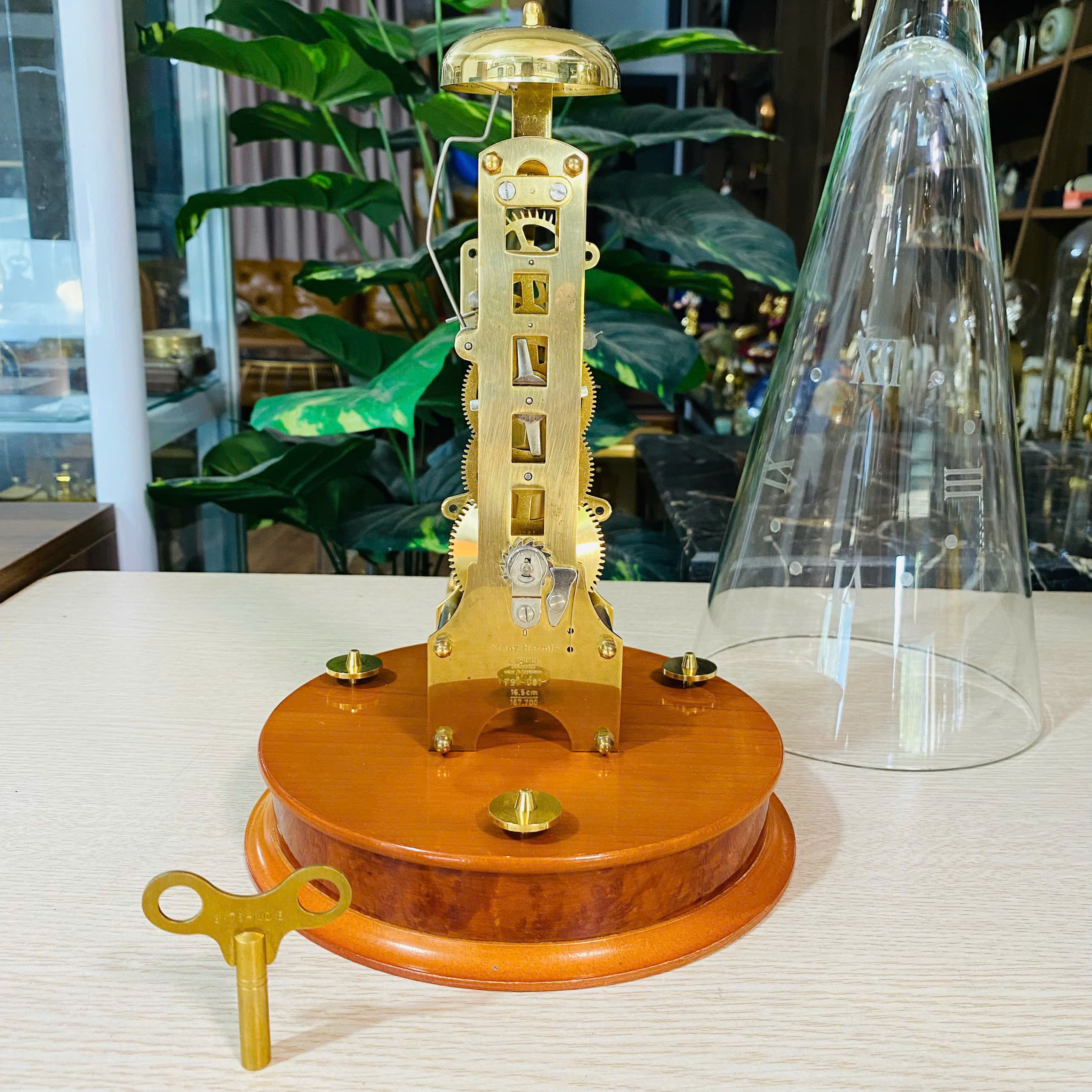 Đồng hồ úp ly chóp nón Franz Hermle tuyển đẹp