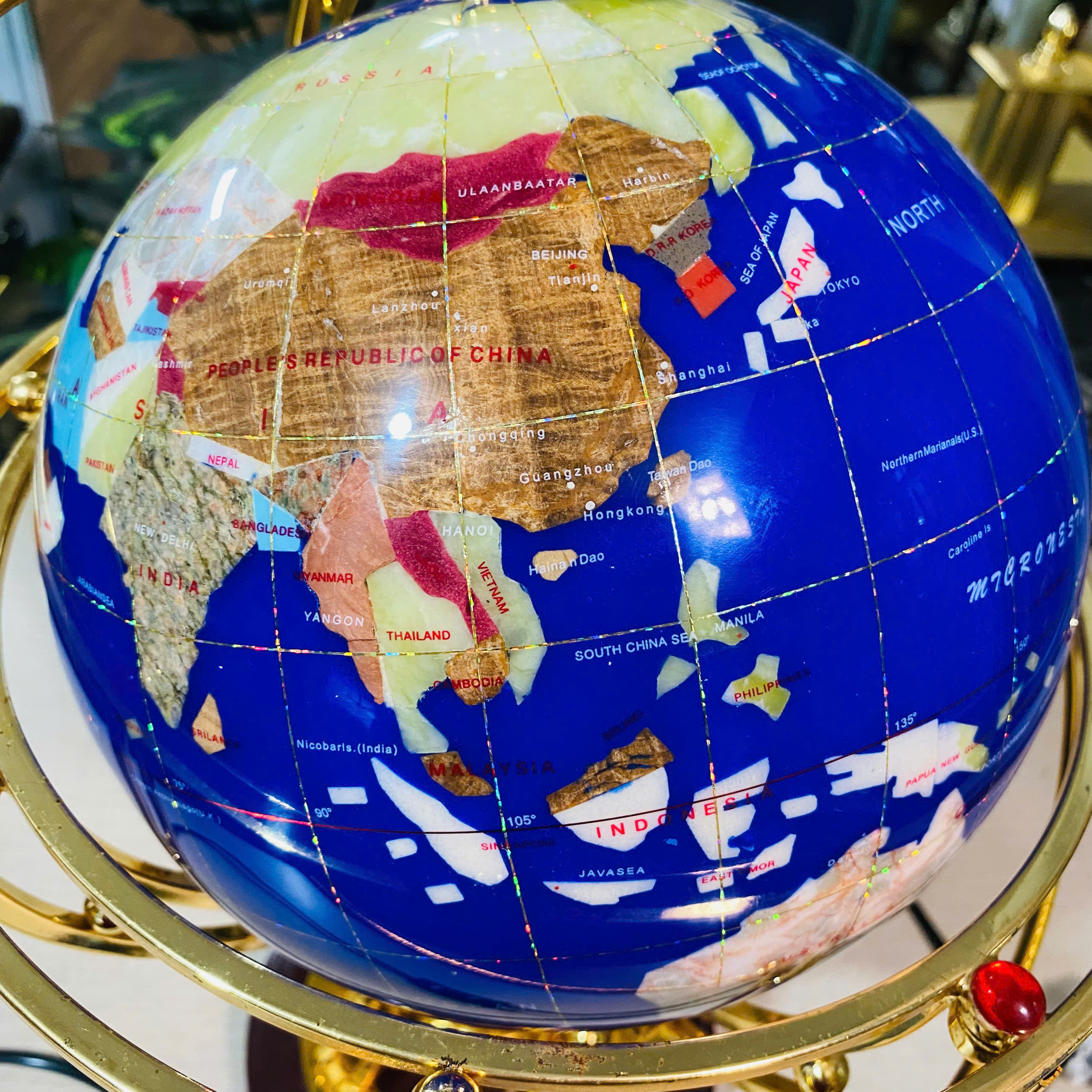 Quả địa cầu khảm đá, thắp đèn quay 360 độ