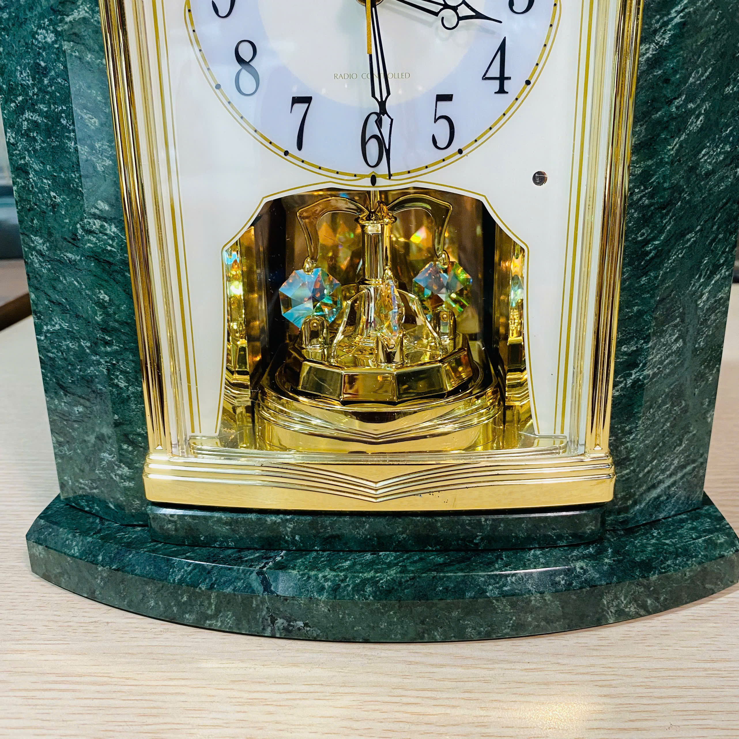 Đồng hồ để bàn Rhythm đá marple napoli xanh