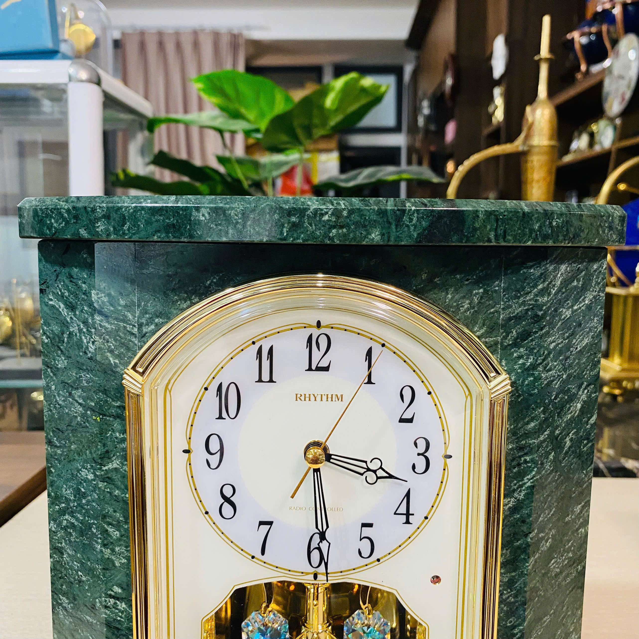 Đồng hồ để bàn Rhythm đá marple napoli xanh