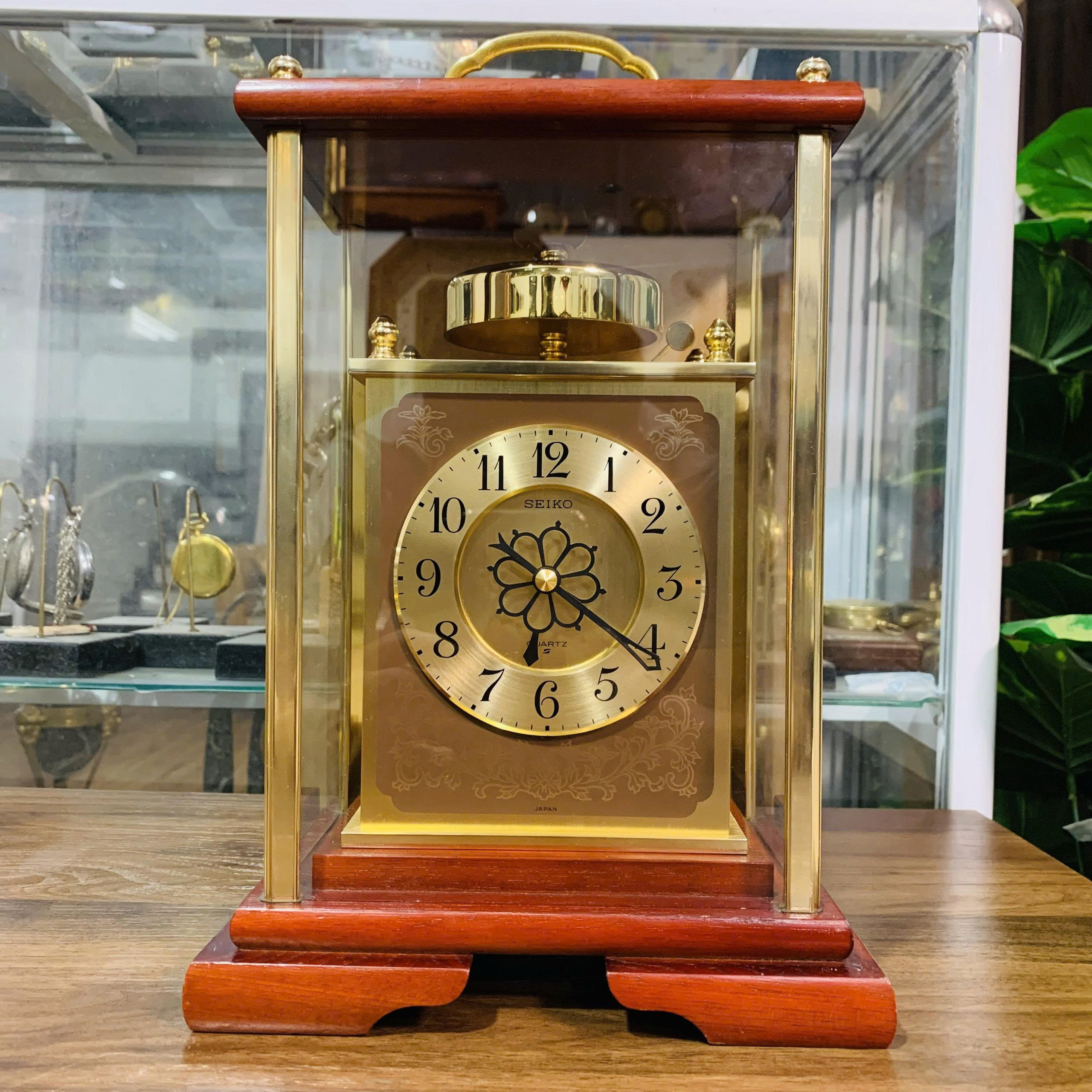 Đồng hồ để bàn Seiko chuông chén