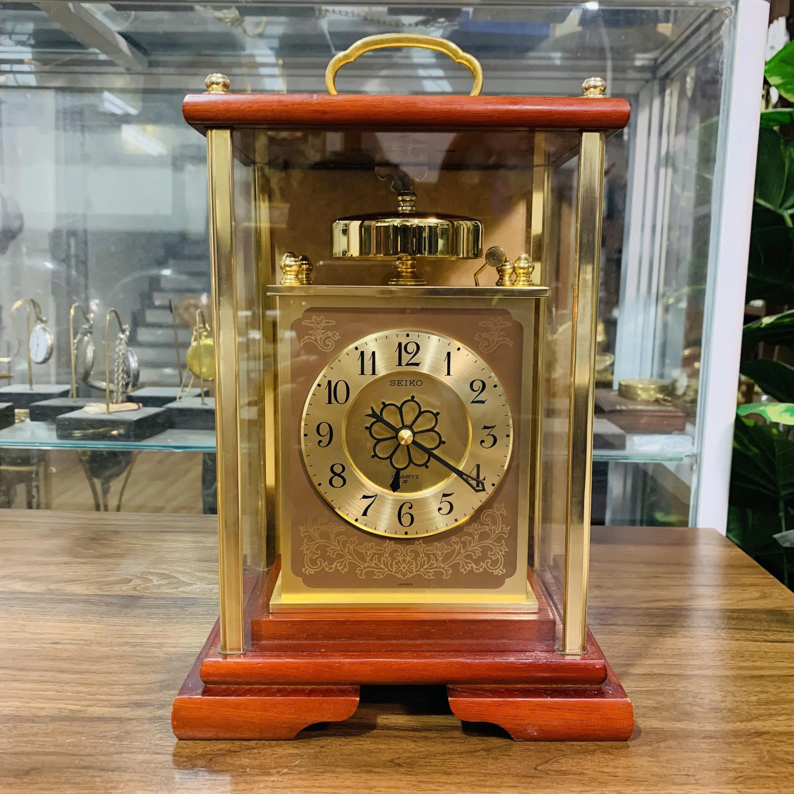 Đồng hồ để bàn Seiko chuông chén