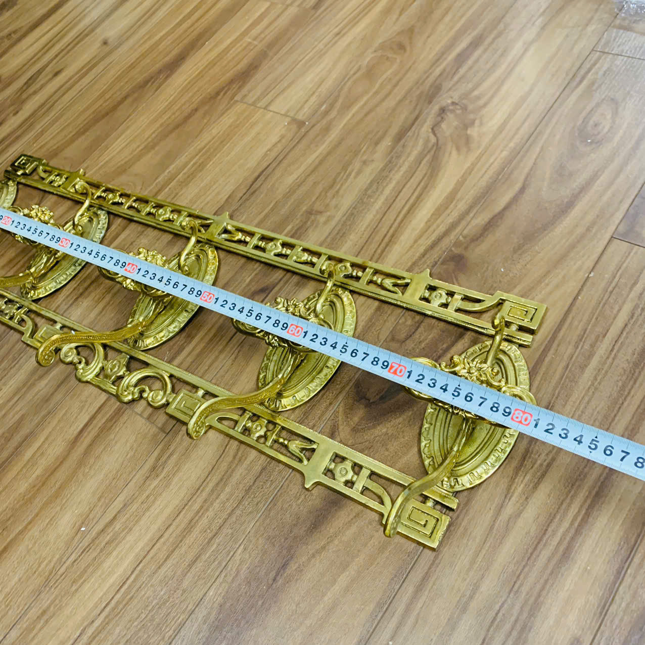 Móc treo quần áo bằng đồng cổ điển Châu Âu