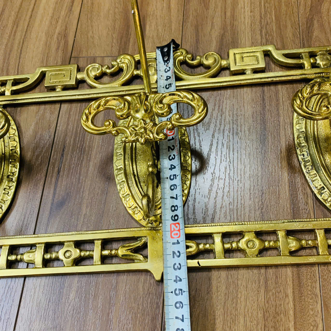 Móc treo quần áo bằng đồng cổ điển Châu Âu