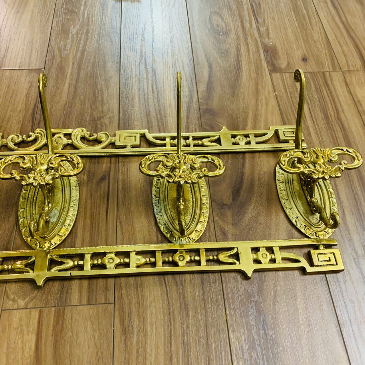 Móc treo quần áo bằng đồng cổ điển Châu Âu