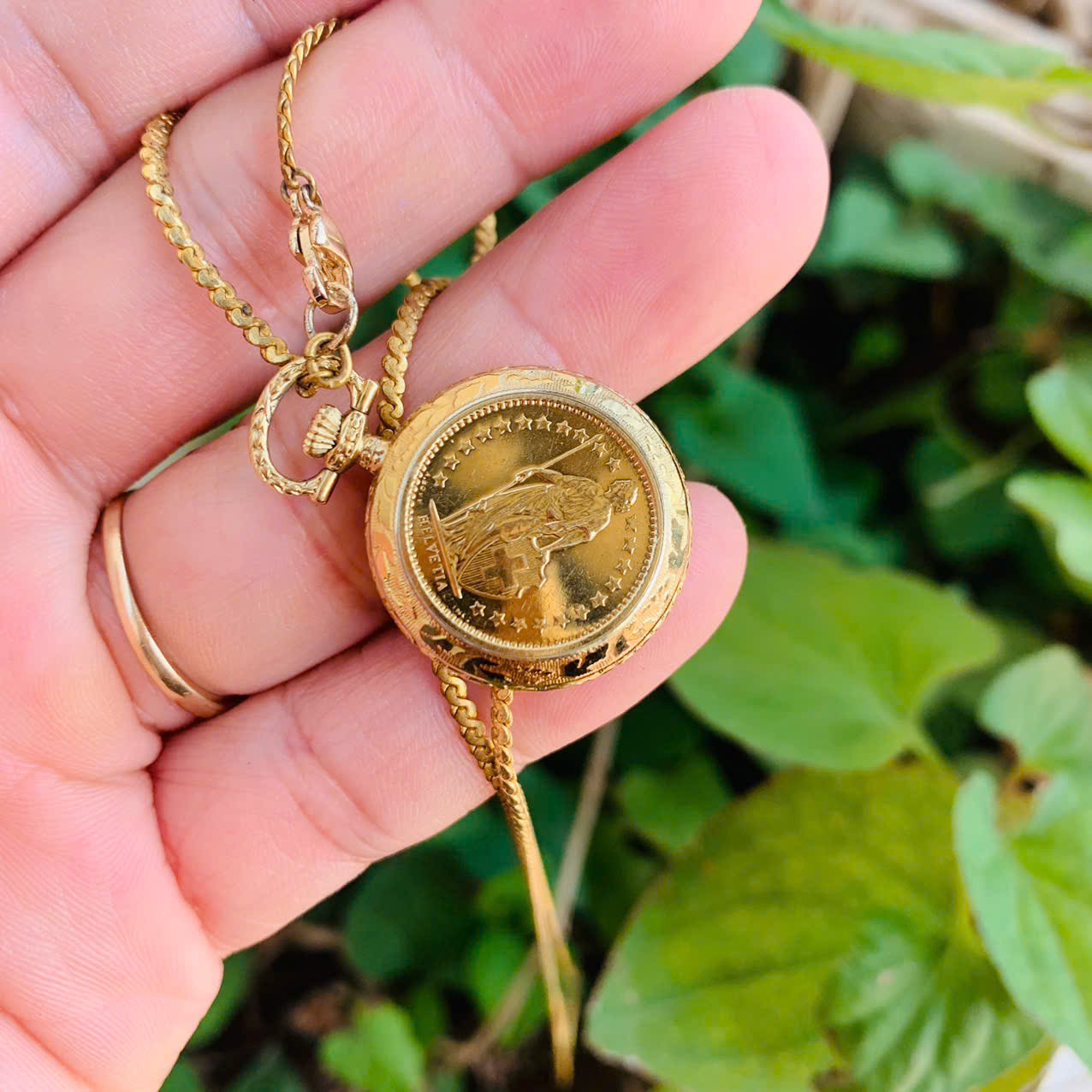 Đồng hồ quýt Bucherer Thụy Sĩ đẹp long lanh