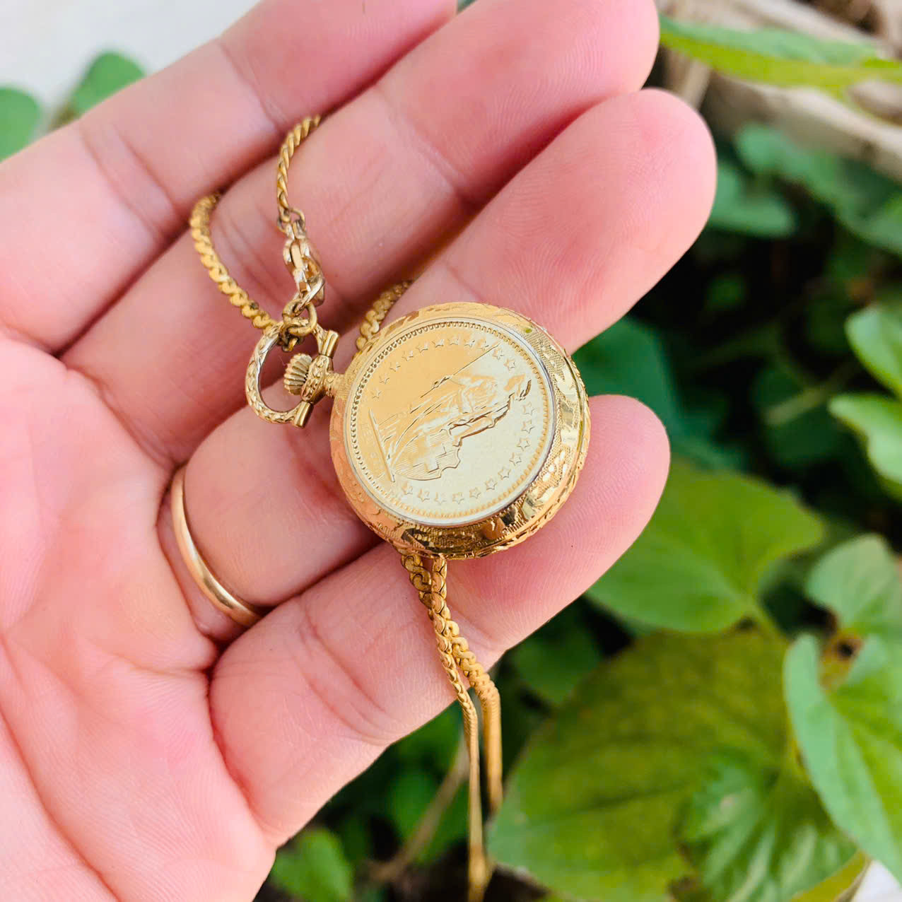 Đồng hồ quýt Bucherer Thụy Sĩ đẹp long lanh