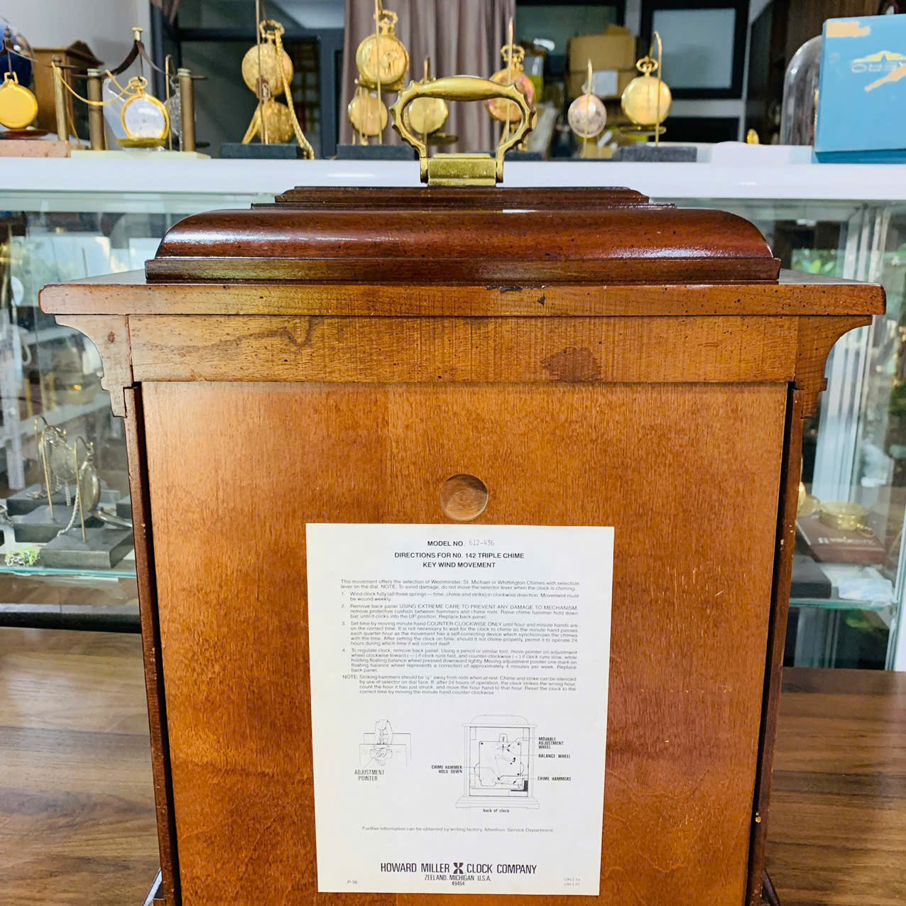 Đồng hồ để bàn Howard Miller 8 gông 8 búa