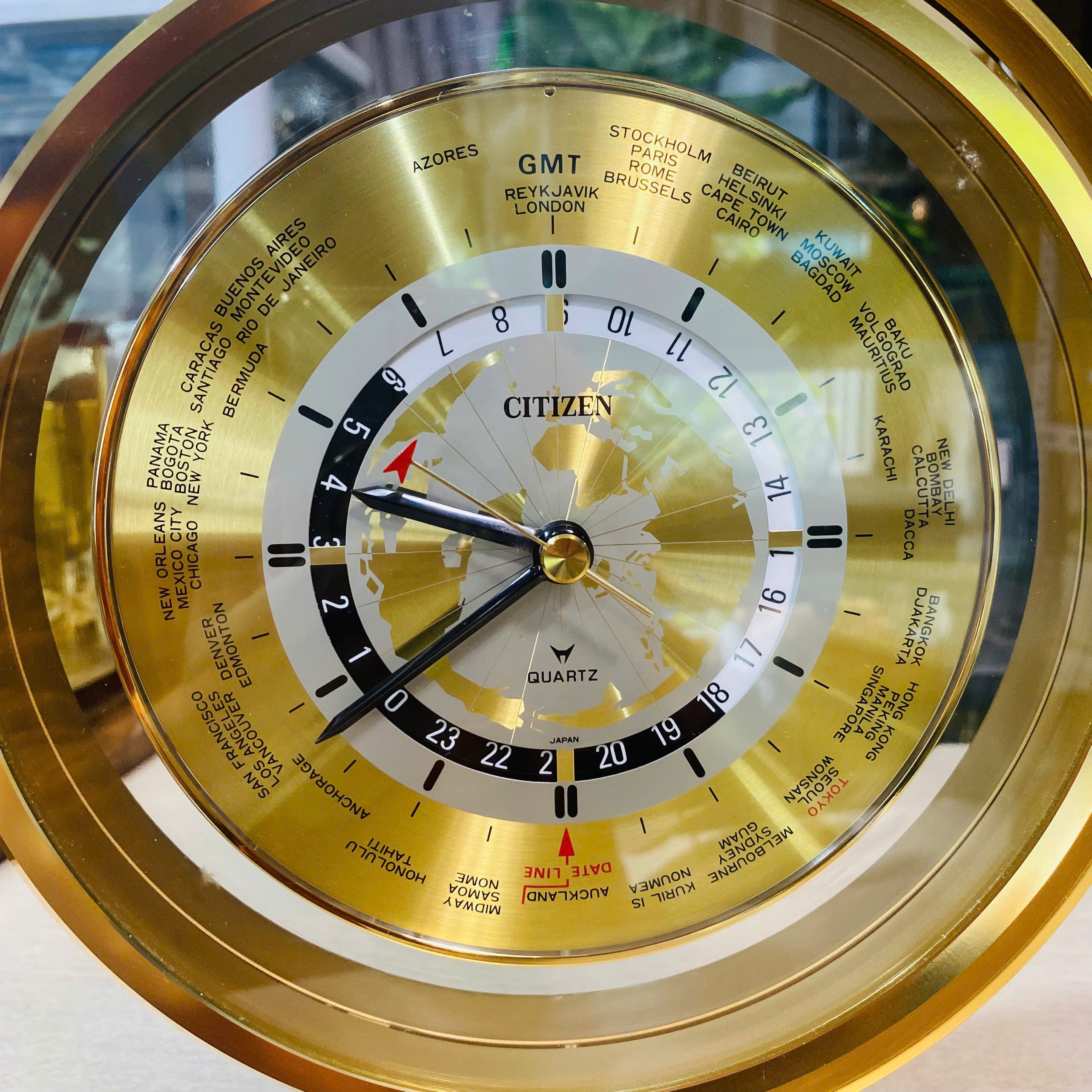 Đồng hồ để bàn Citizen xoay 360 độ