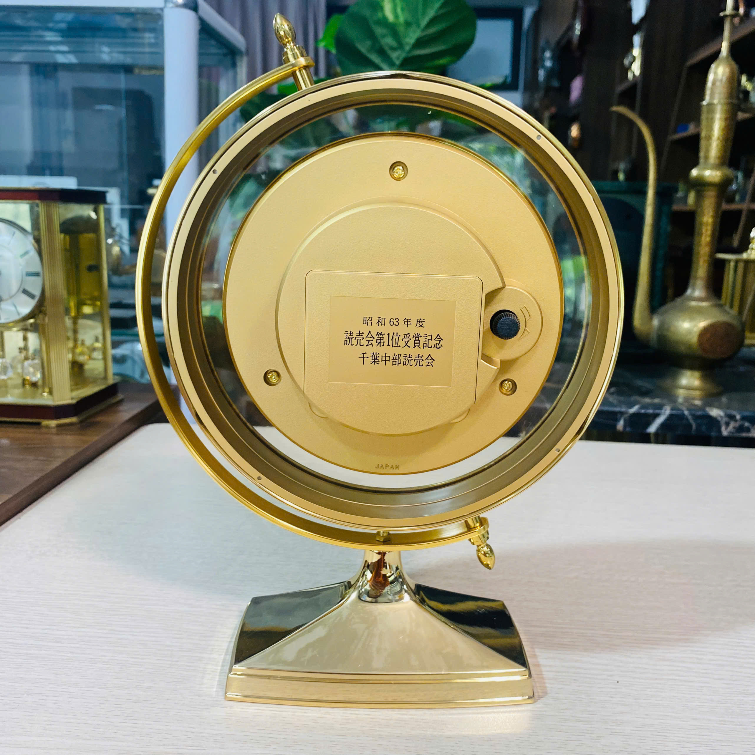 Đồng hồ để bàn Citizen xoay 360 độ