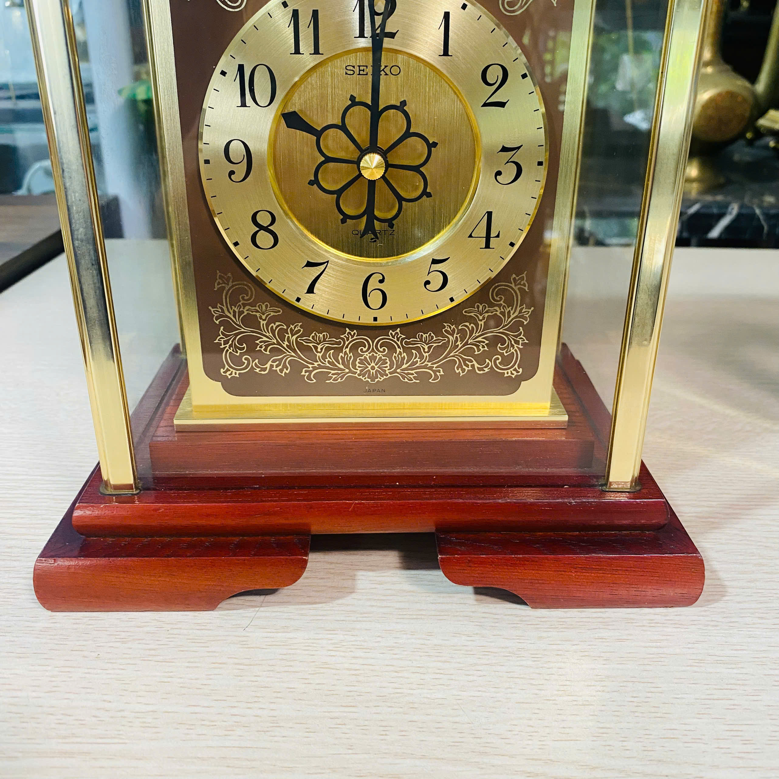 Đồng hồ để bàn Seiko chuông chén