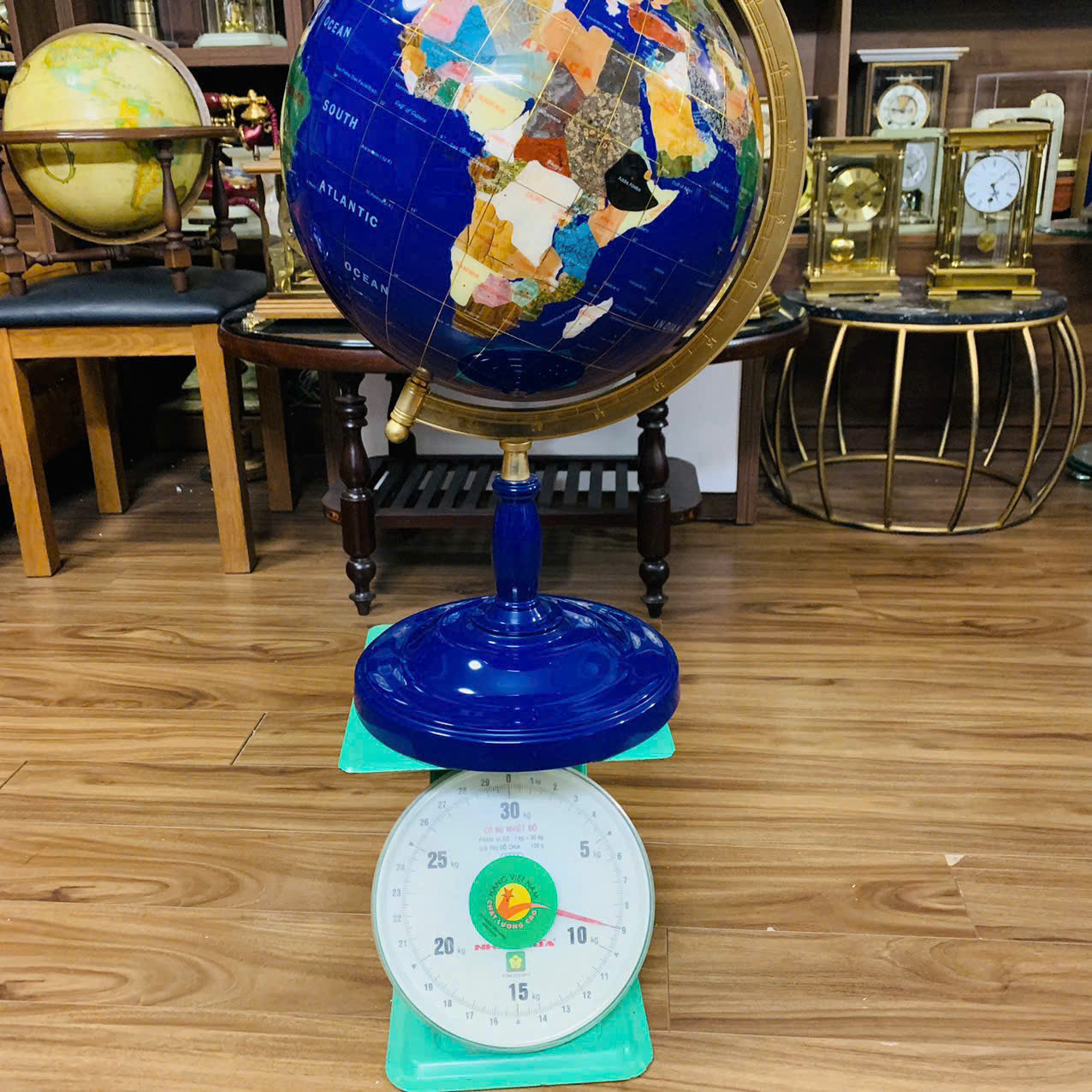 Quả địa cầu đá USA size lớn rất đẹp kèm tag