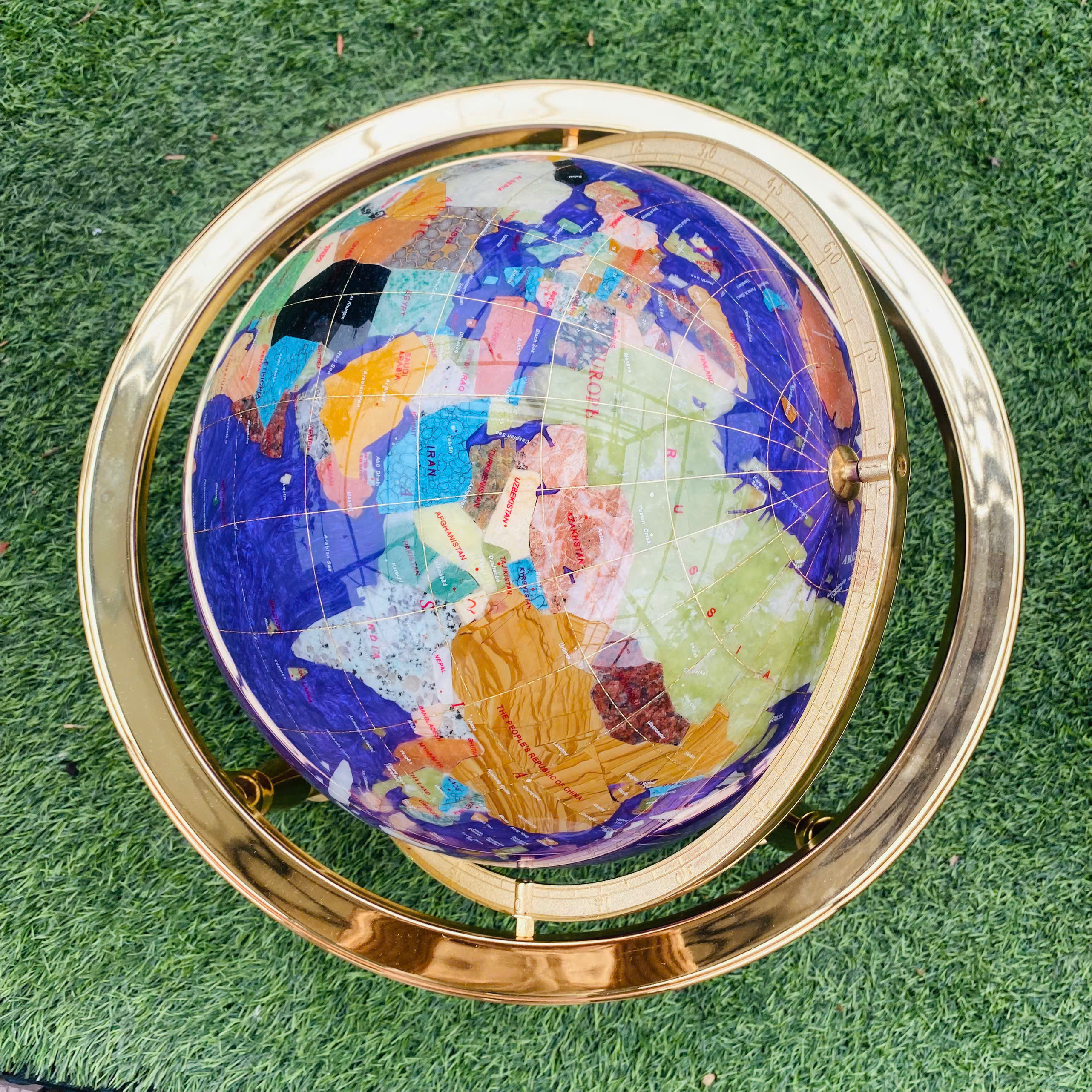 Địa cầu khảm đá màu 3D, tứ trụ size đại đẹp xuất sắc