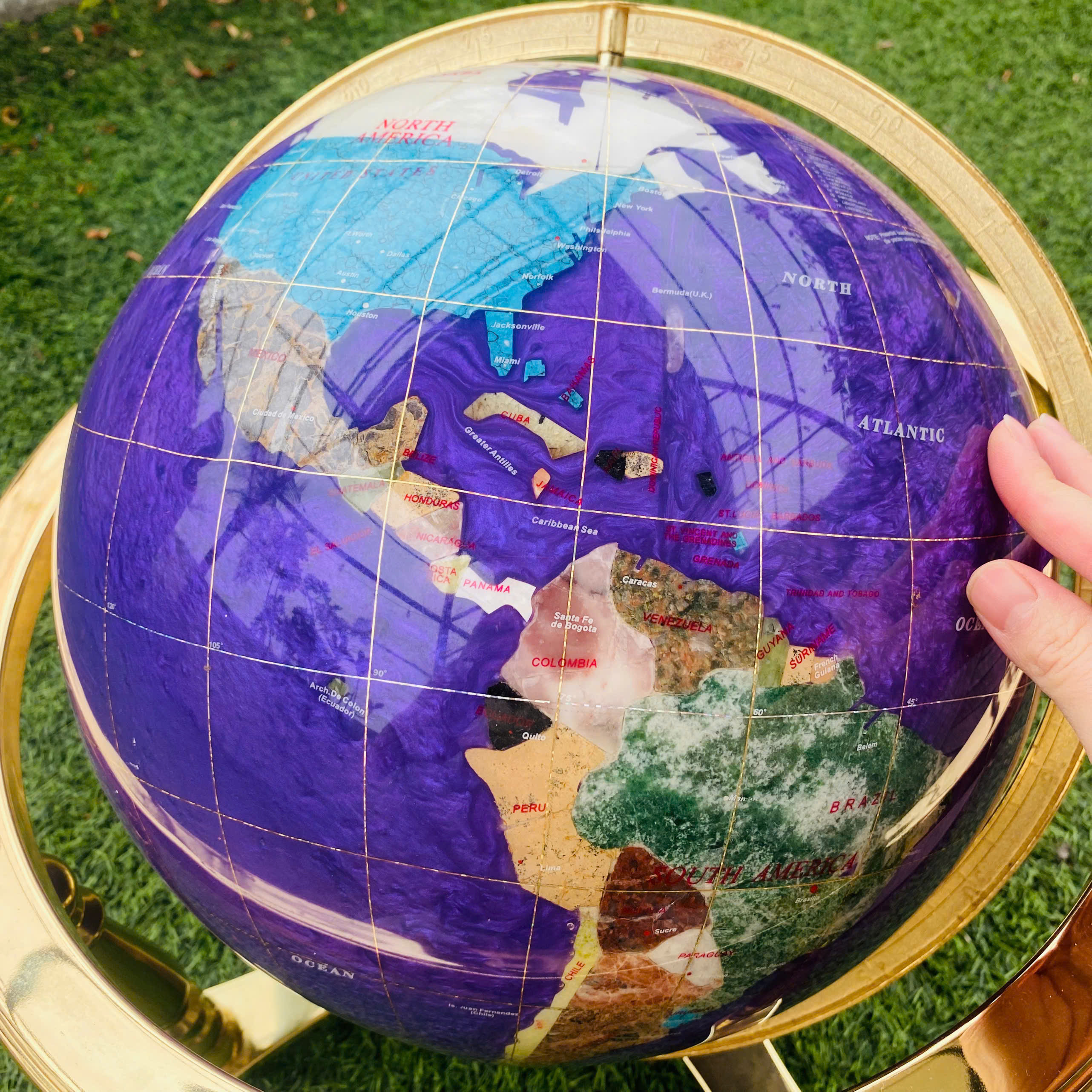 Địa cầu khảm đá màu 3D, tứ trụ size đại đẹp xuất sắc