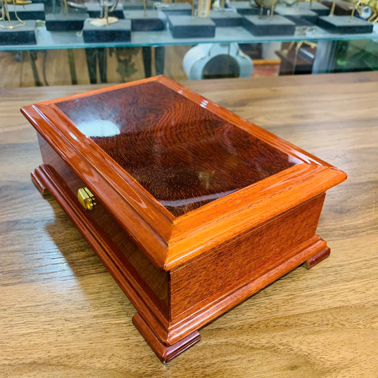 Hộp nhạc Sankyo Orpheus 50 nốt, chơi 2 bản nhạc.