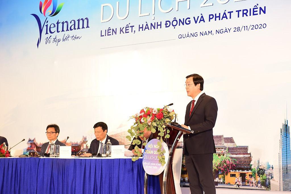 Affirming the coordinating role of Vietnam National Administration of Tourism in linking tourism development in the new situation.