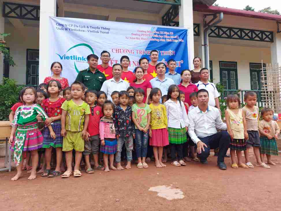 Vietlink Travel organise the charity tour Dienbien province - December, 2019 - No 13th