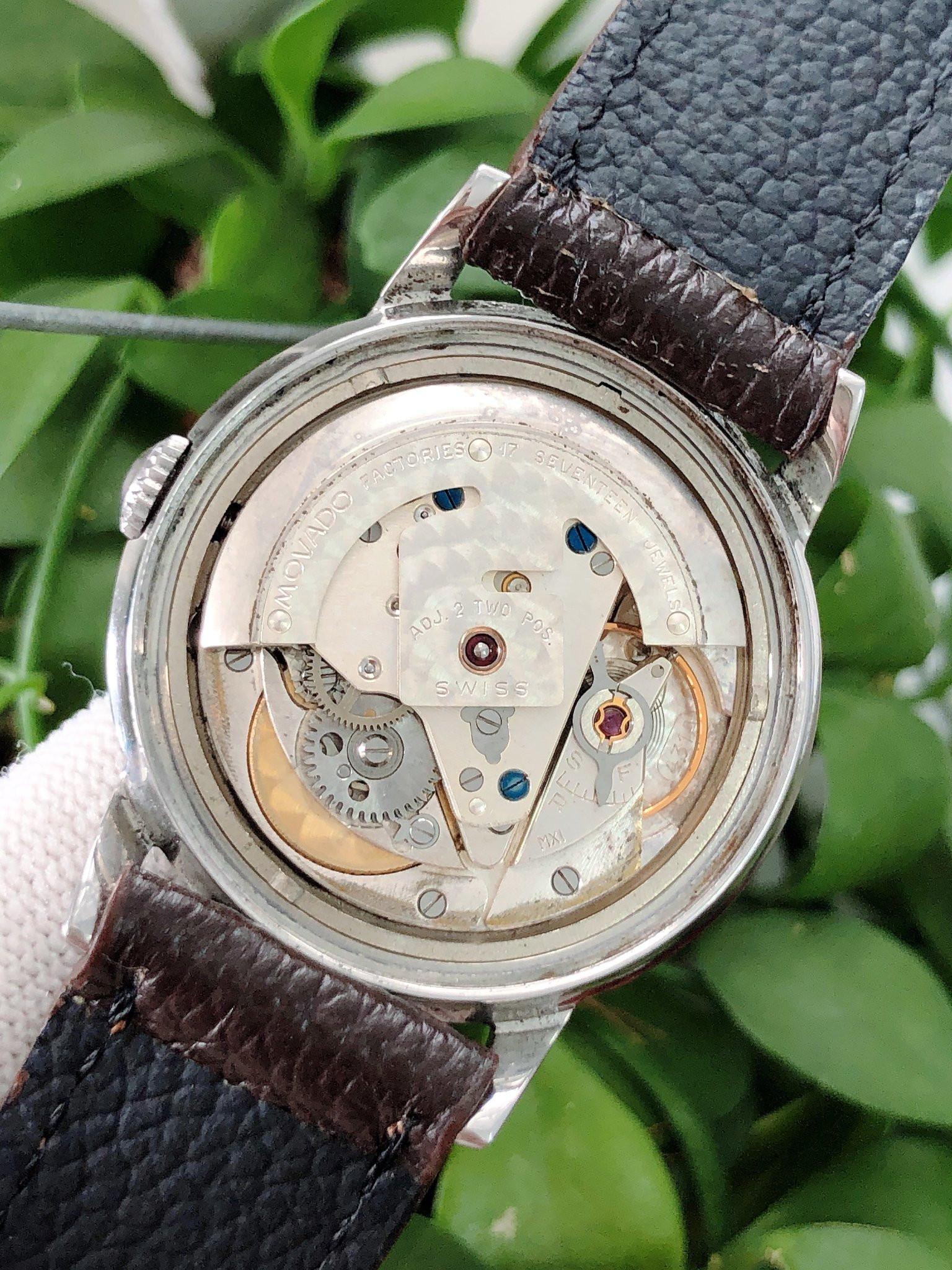 Đồng hồ đeo tay Movado