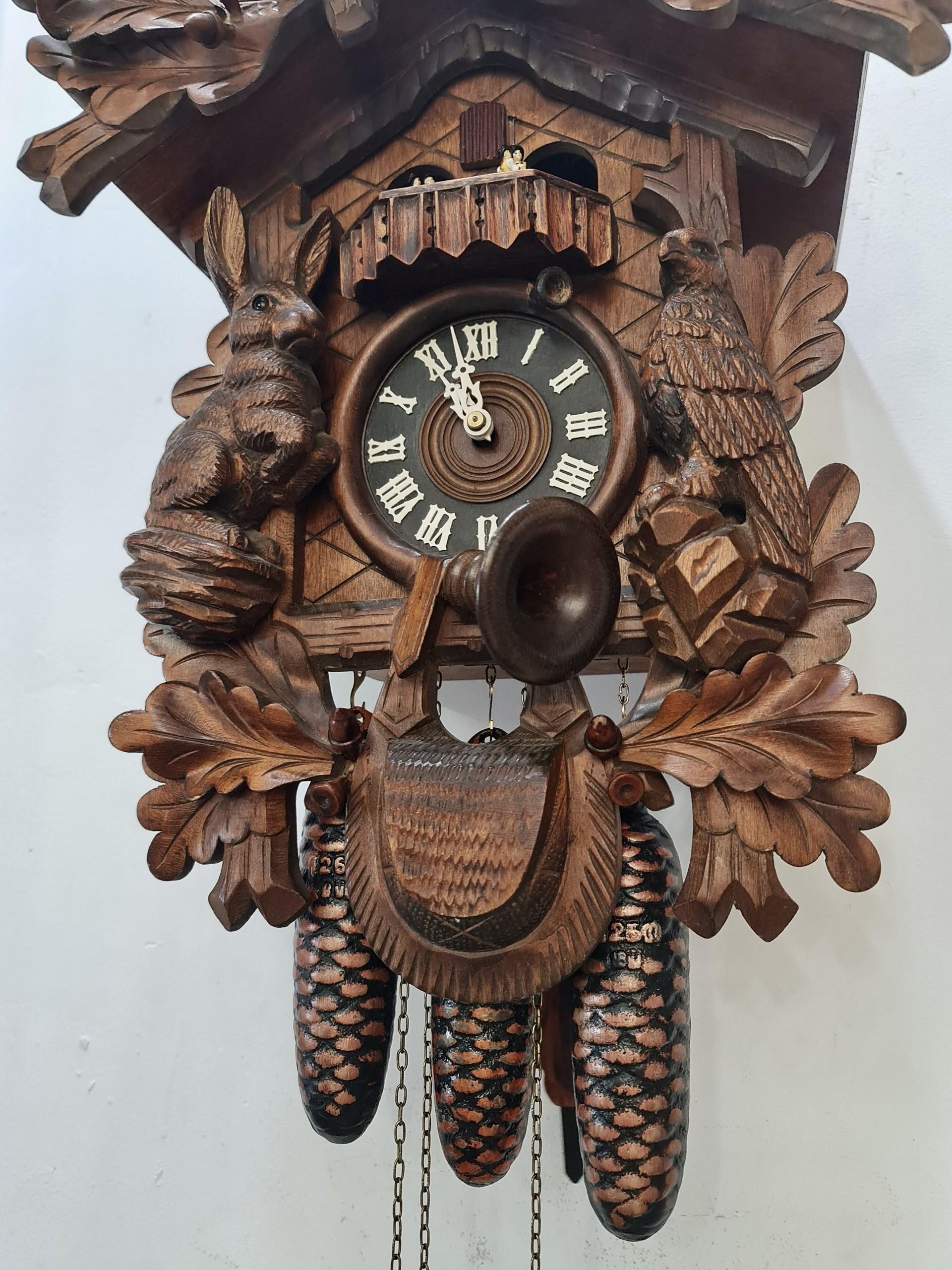 Đồng hồ treo tường CucKoo - 3 quả tạ