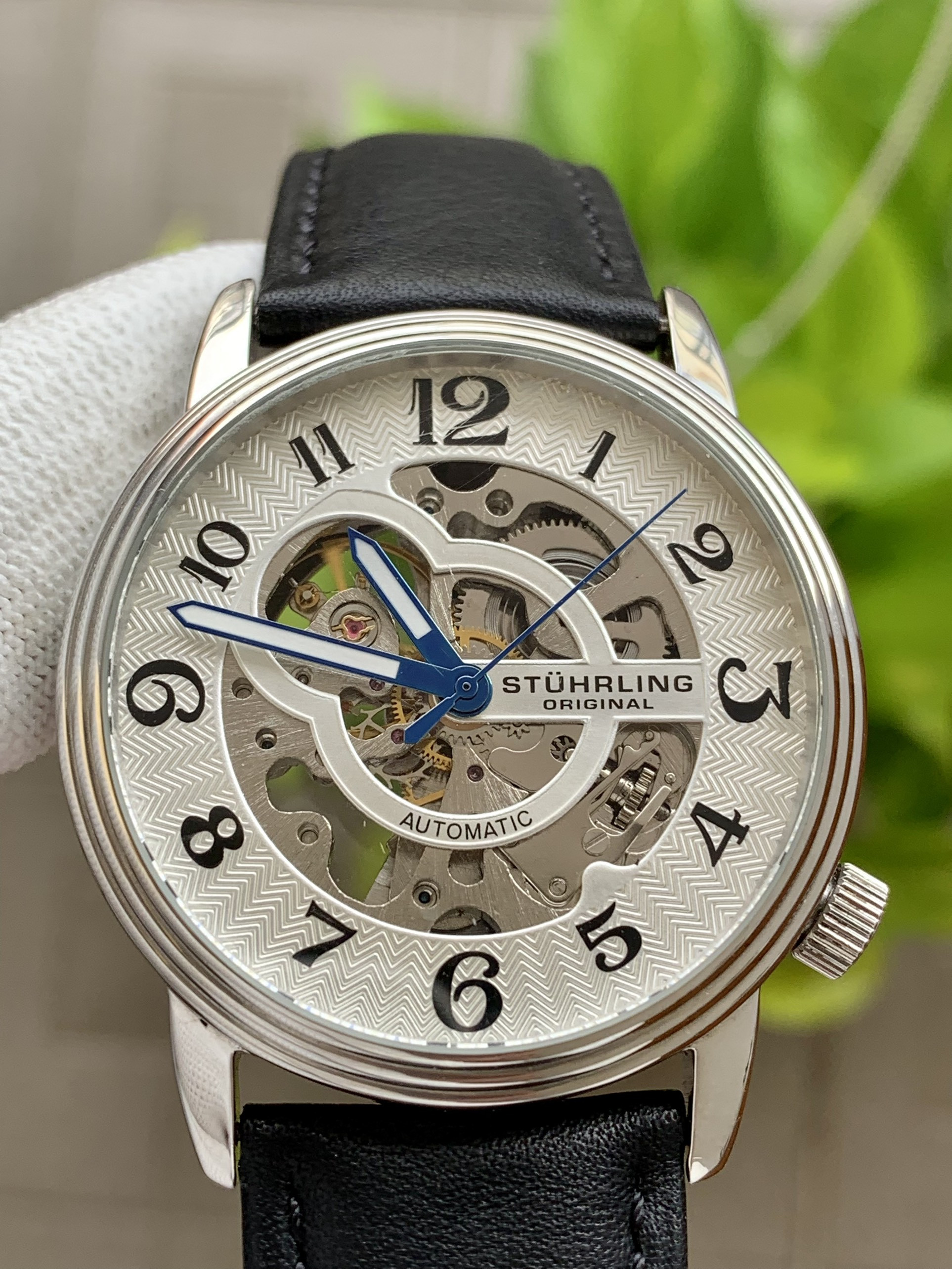 Đồng hồ đeo tay nam Stuhrling Skeleton